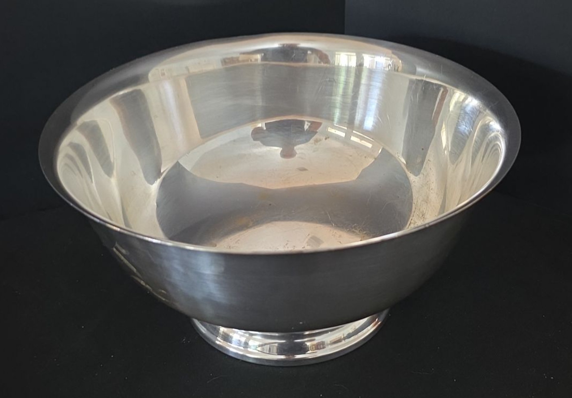 Silver-plated serving ware with glass dishes and hourglass timer - image 3 of 13