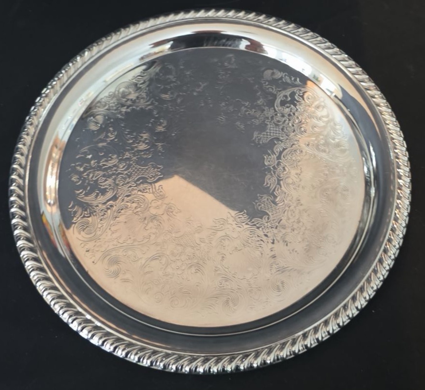 Silver-plated serving ware with glass dishes and hourglass timer - image 4 of 13