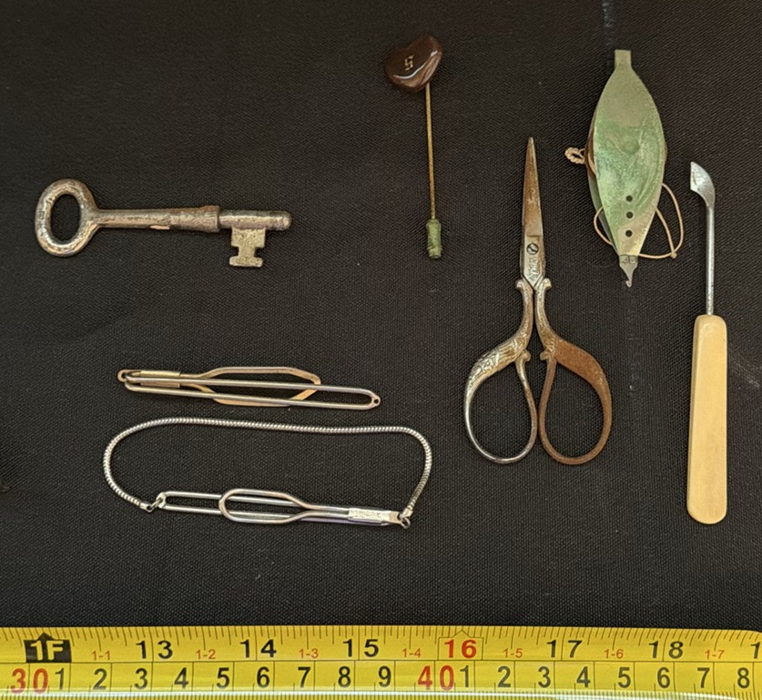 Assorted Vintage Metal Tools, Pins, Clips, and Sewing Items - image 3 of 4