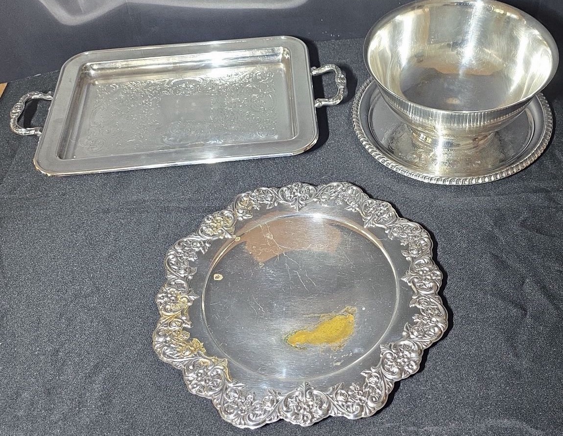 Silver-plated serving ware with glass dishes and hourglass timer - image 1 of 13