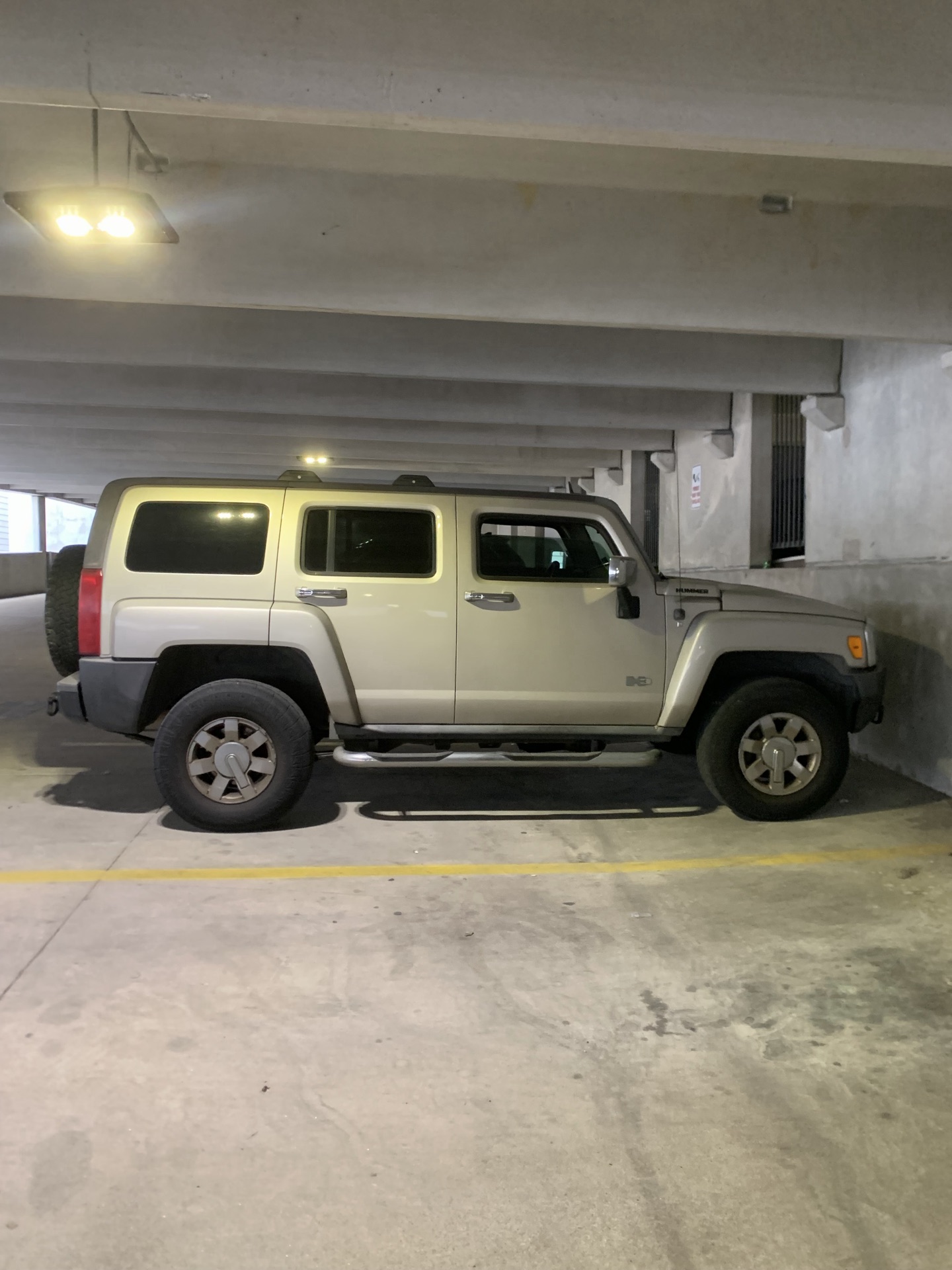 2007 Hummer H3 SUV - image 1 of 9