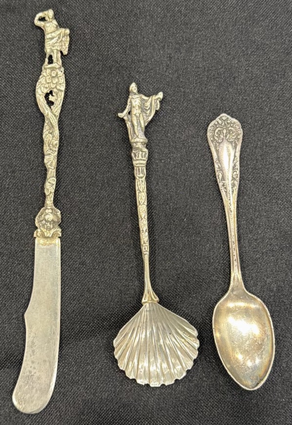 Assorted Ornate Metal Flatware Set - image 4 of 7