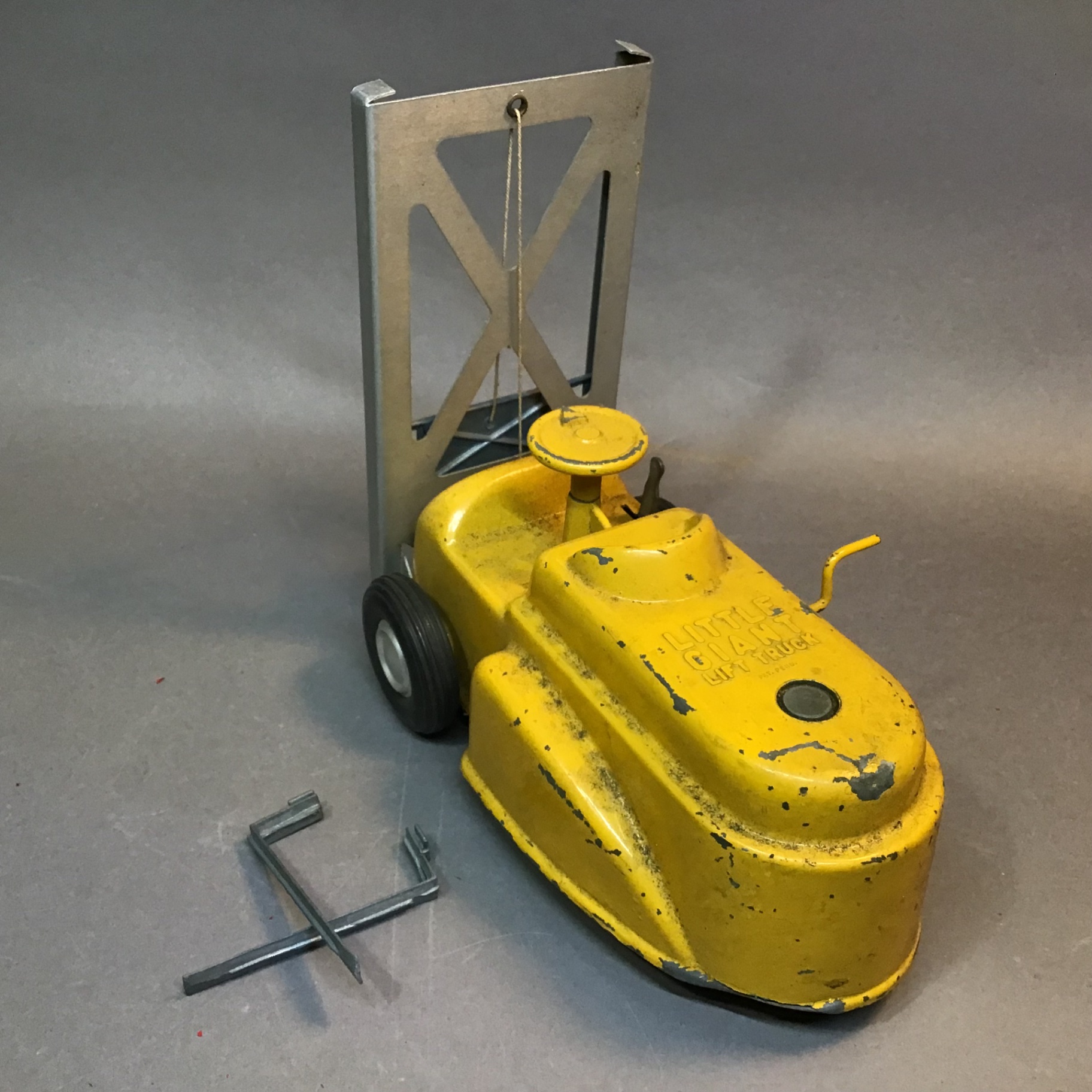 Vintage Aluminum Forklift & Toy Cars - image 2 of 14