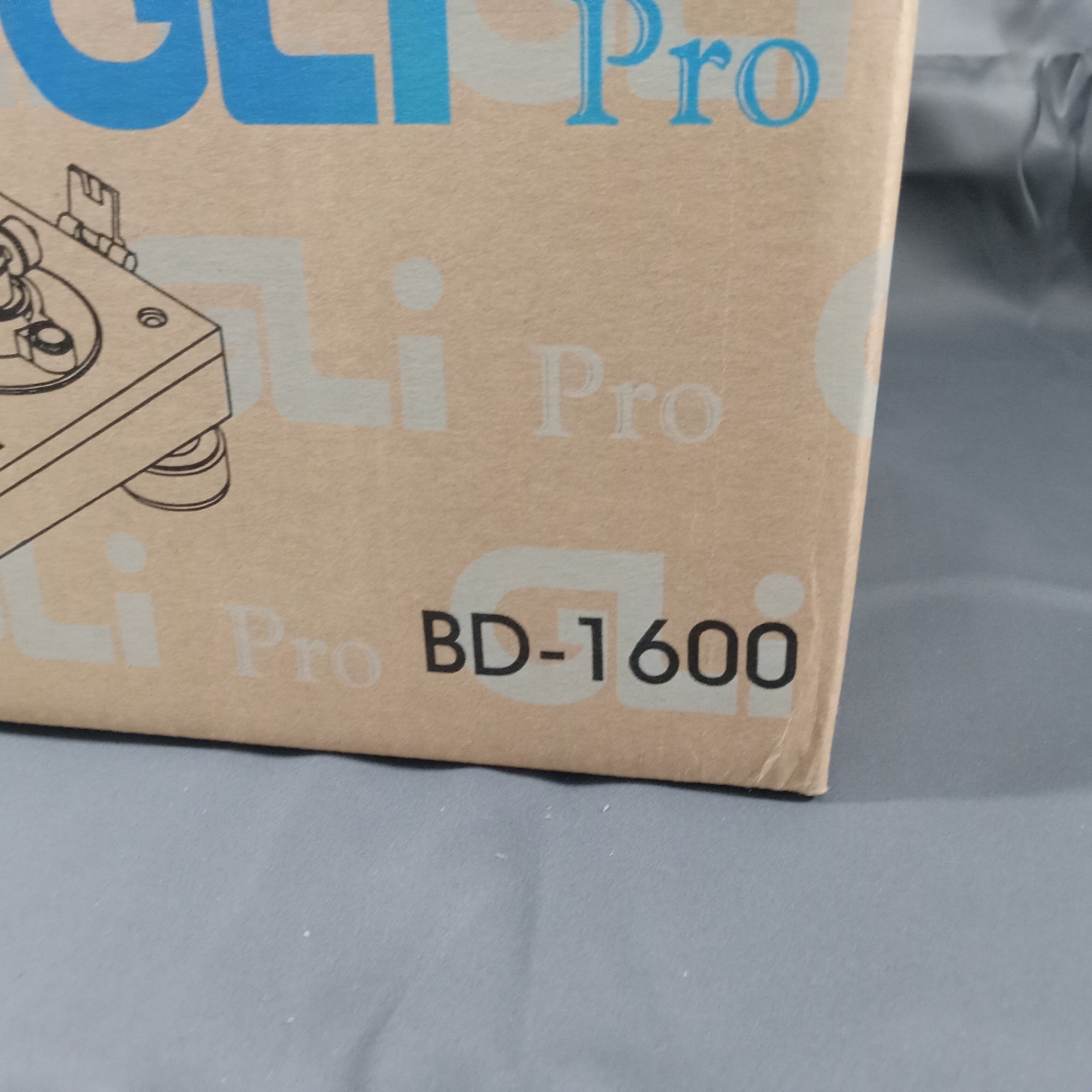 GLi Pro Turntable & Accessories - image 4 of 10