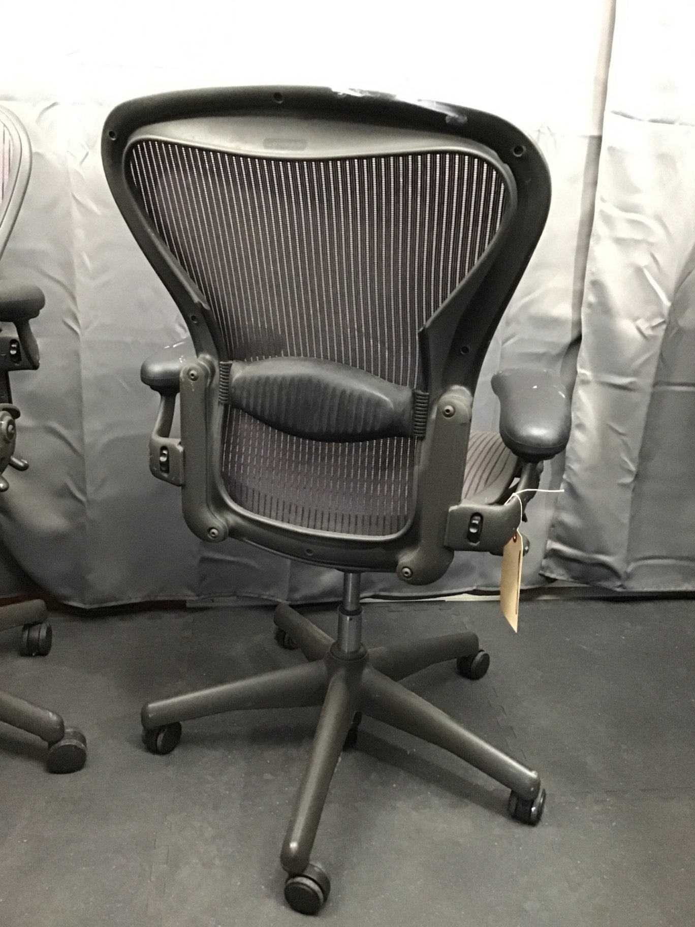 Henry Miller Aeron Office Chairs - image 4 of 8