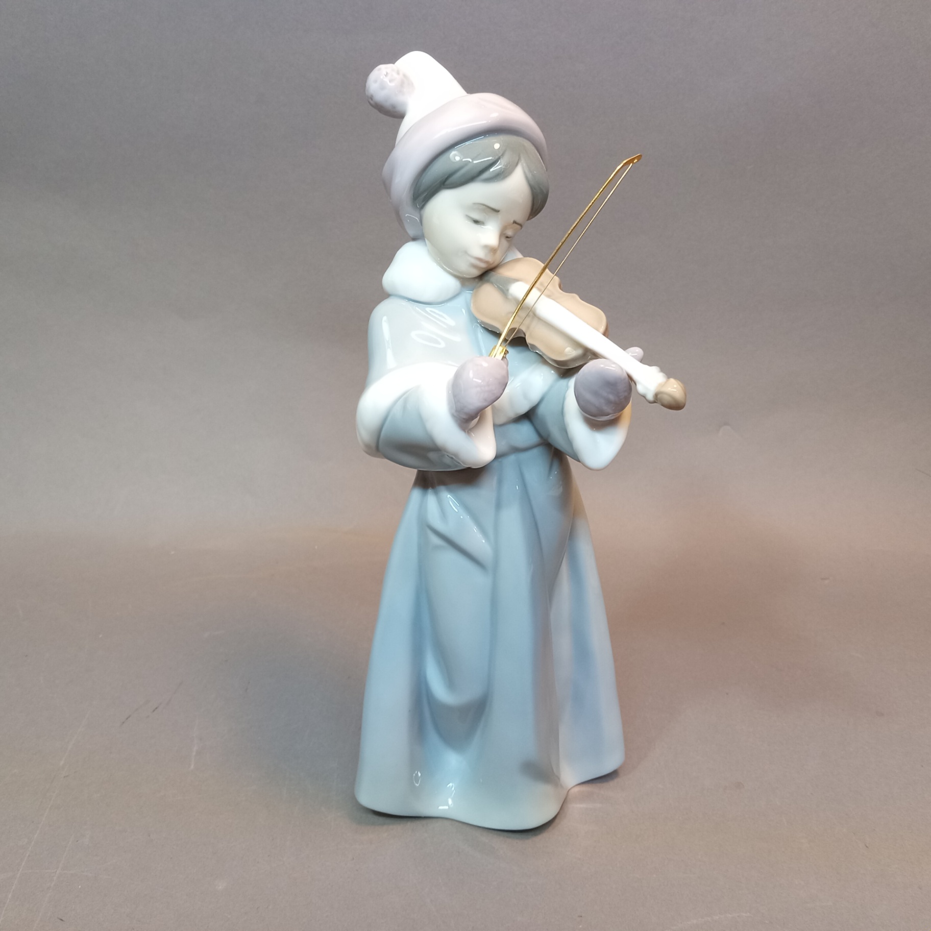The Spirit of Christmas Lladro Figurine - image 3 of 11