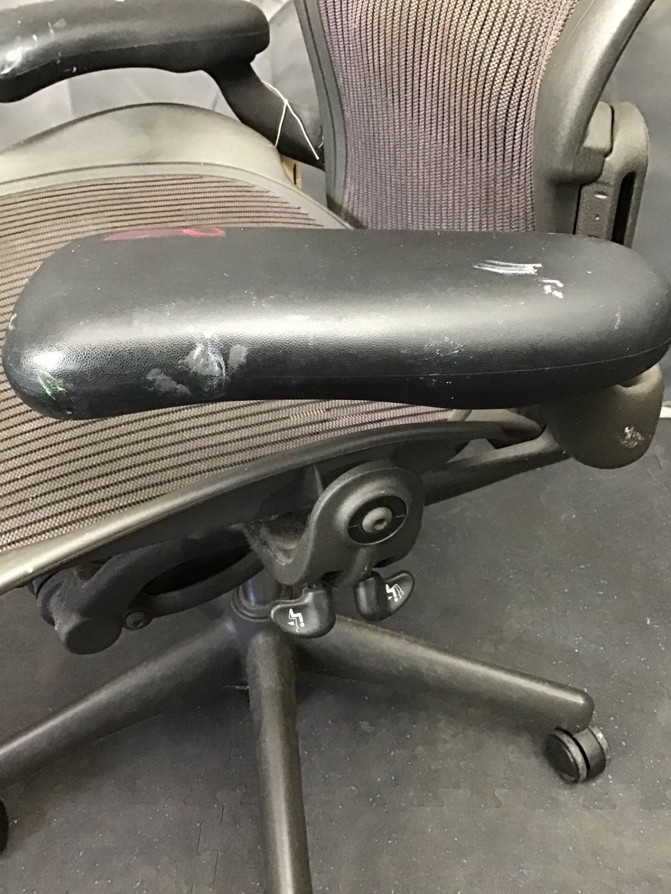 Henry Miller Aeron Office Chairs - image 8 of 8