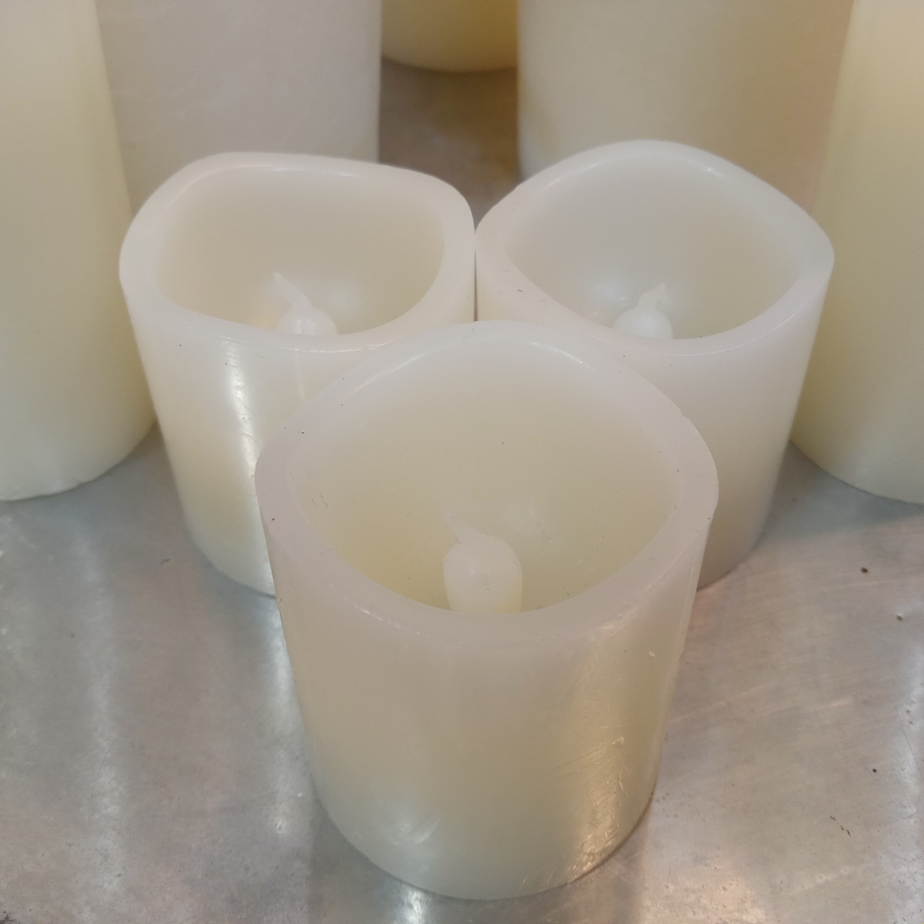 Large Pewter Charger & Battery-Operated Candles - image 2 of 12