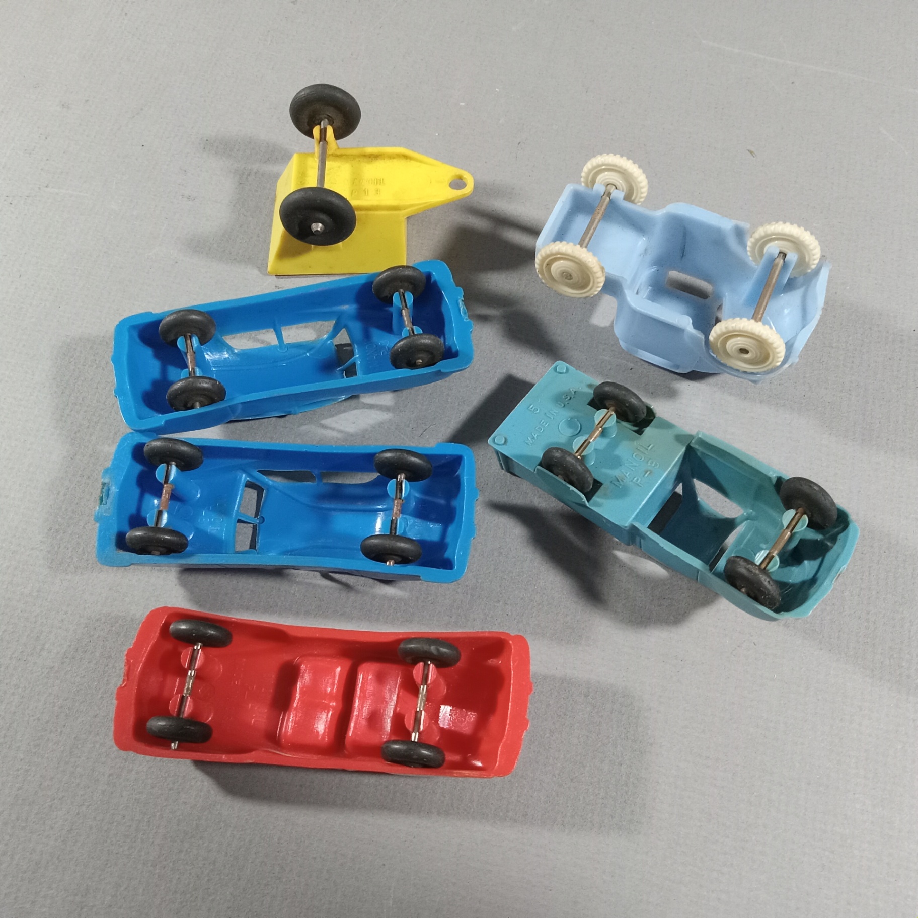 Acme, Mack, Manoil, Ideal & More Vintage Toy Cars - image 15 of 36