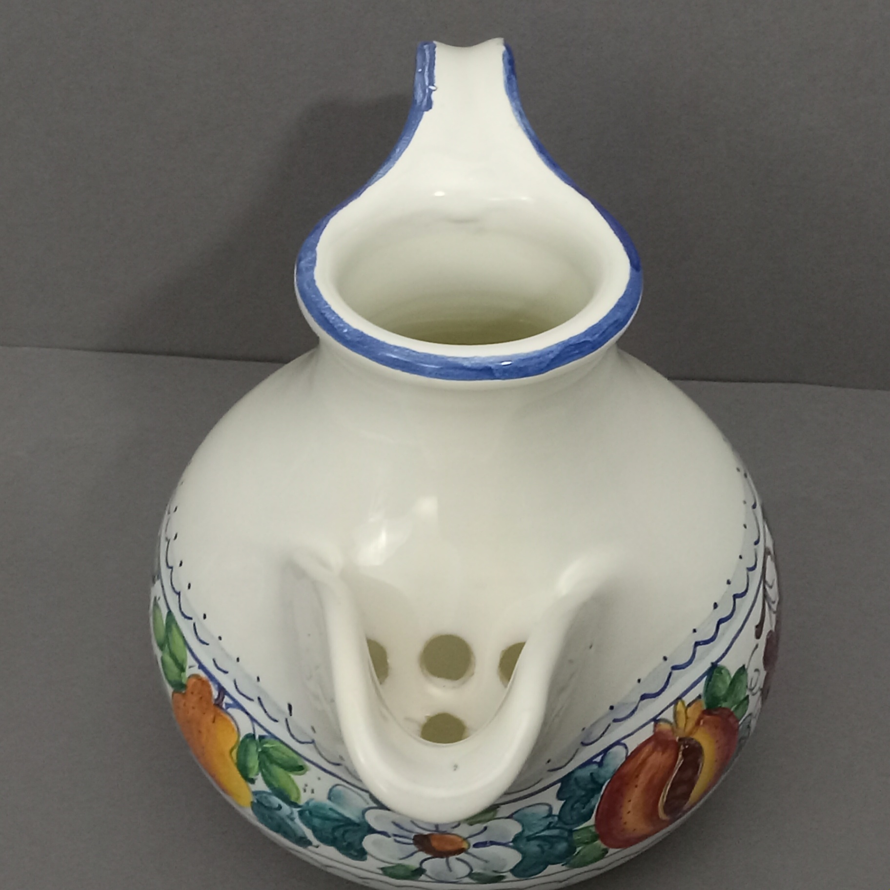 Meditarranean Kitchen Chic - image 13 of 22