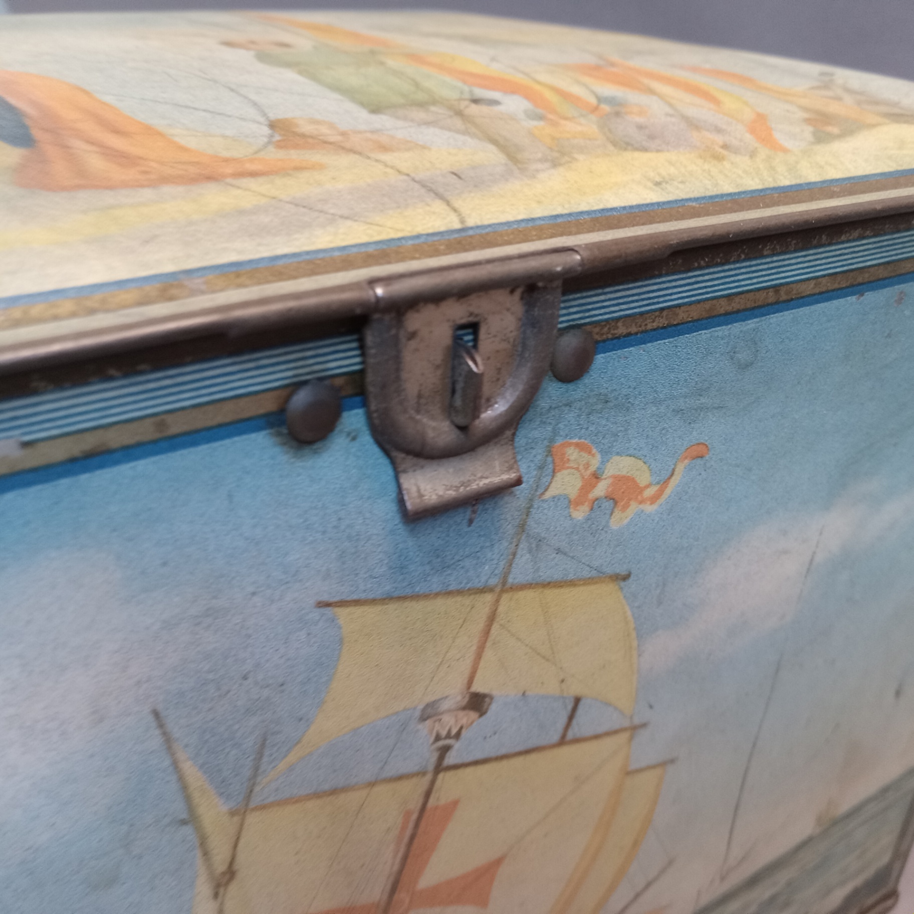 Vintage Biscuit Tin with Ships - image 7 of 12