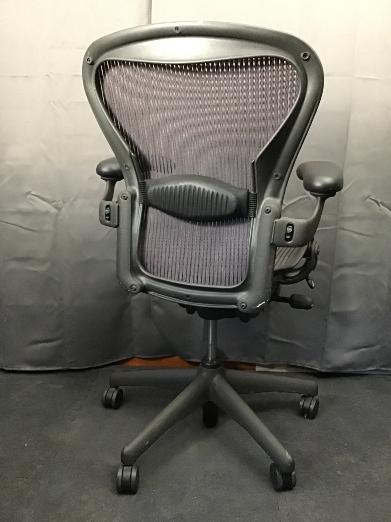 Henry Miller Aeron Office Chairs - image 5 of 8