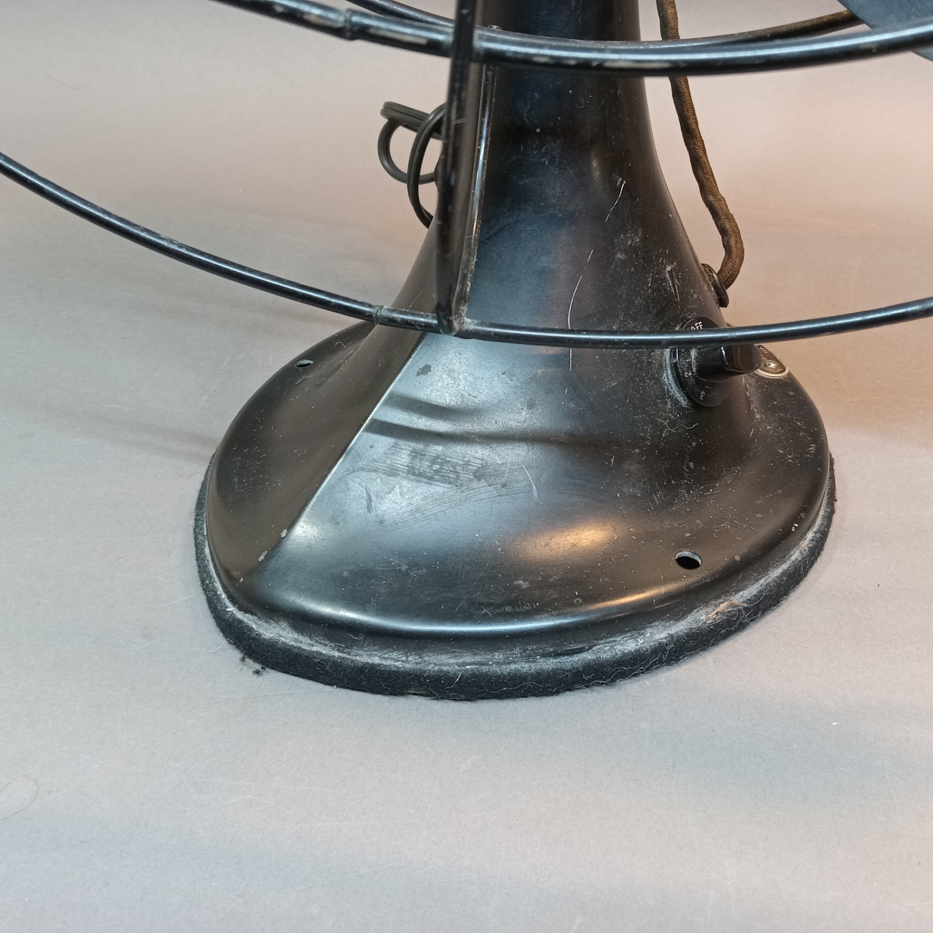 Vintage Robbins & Myers 3-Speed Pedestal Fan - image 3 of 12