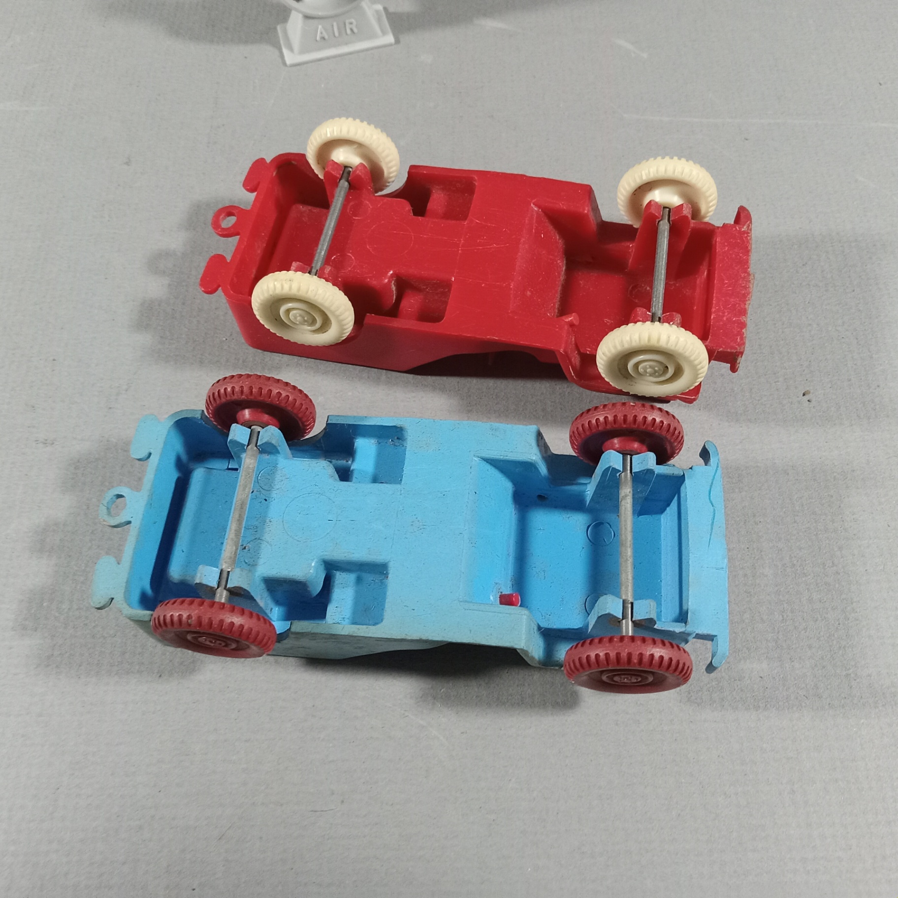 Acme, Mack, Manoil, Ideal & More Vintage Toy Cars - image 30 of 36