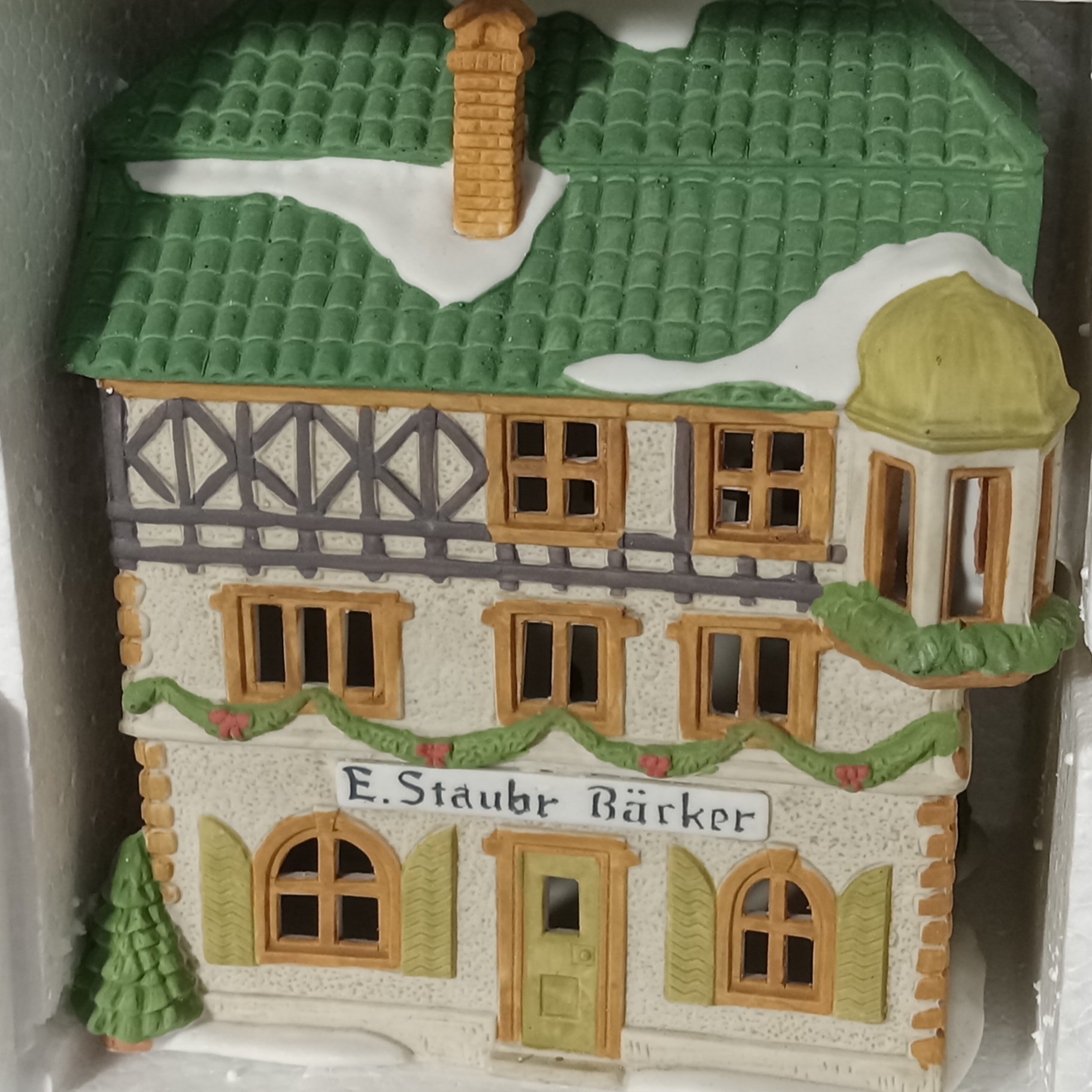  Dept. 56 Alpine Village Series - Buying Baker's Bread + E. Staubr Backer - image 6 of 7