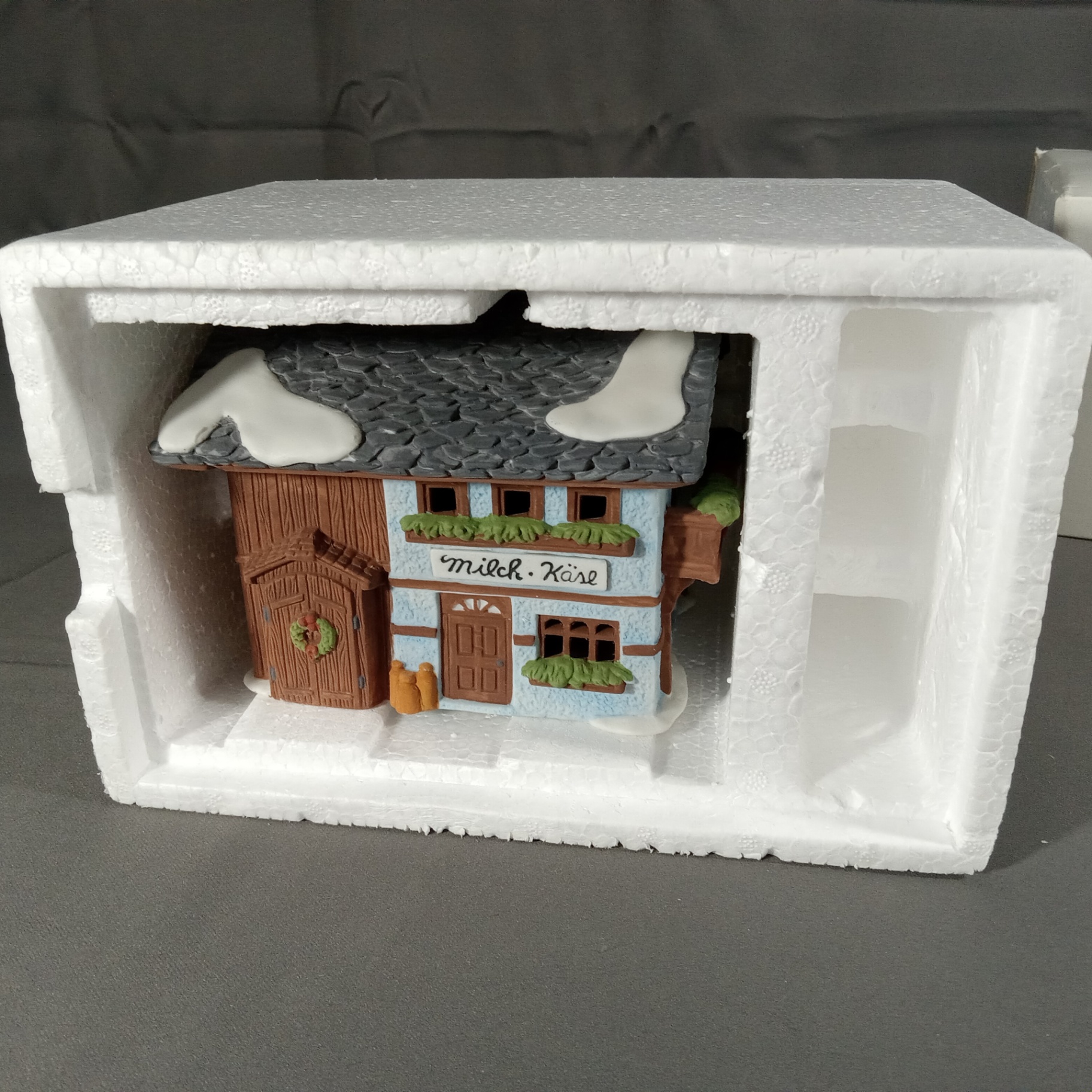  Dept. 56 Alpine Village Series - Chelsea Lane Shoppers, Milch-Kase + Apotek - image 5 of 12