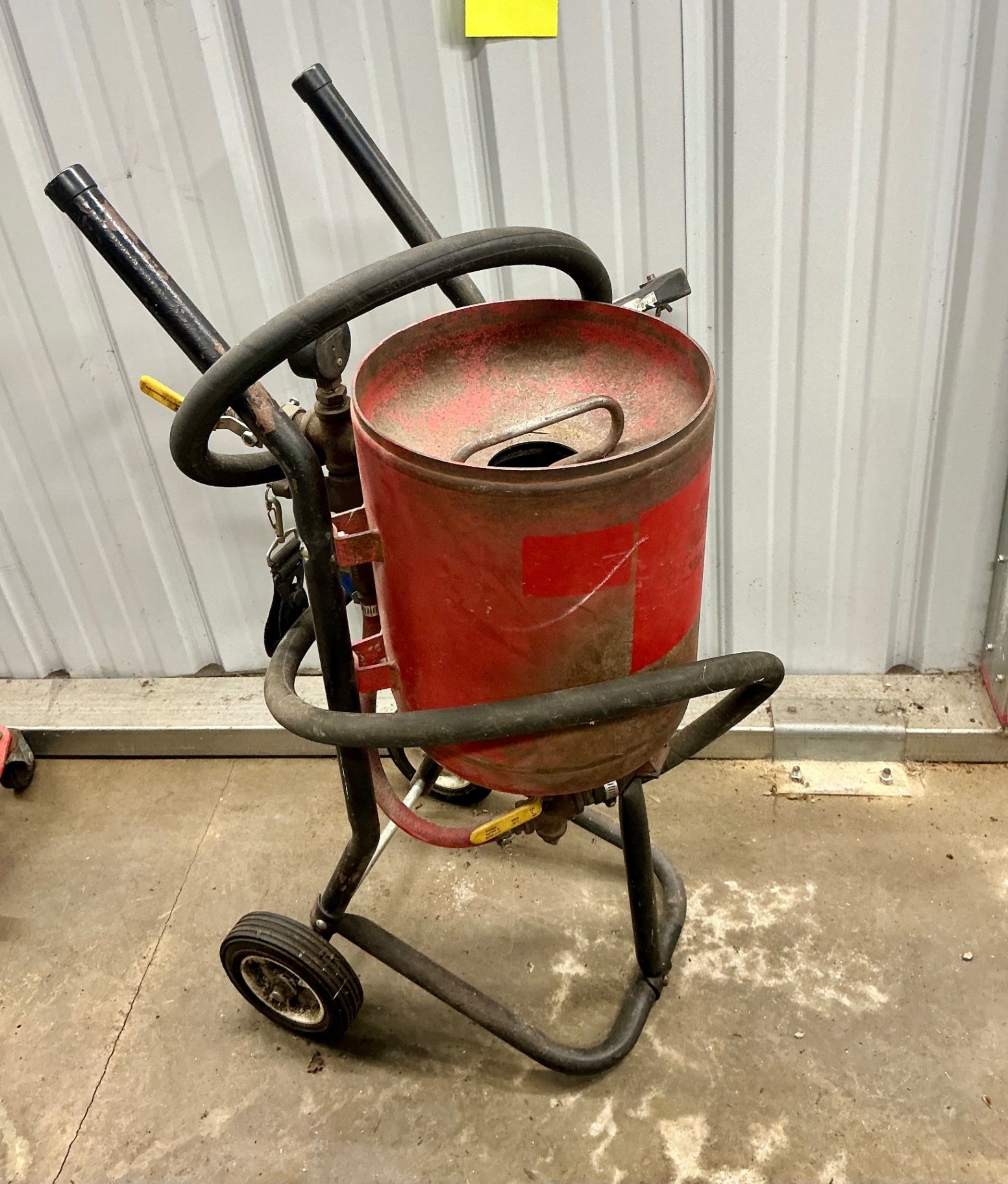 Portable red sand blaster - image 1 of 5