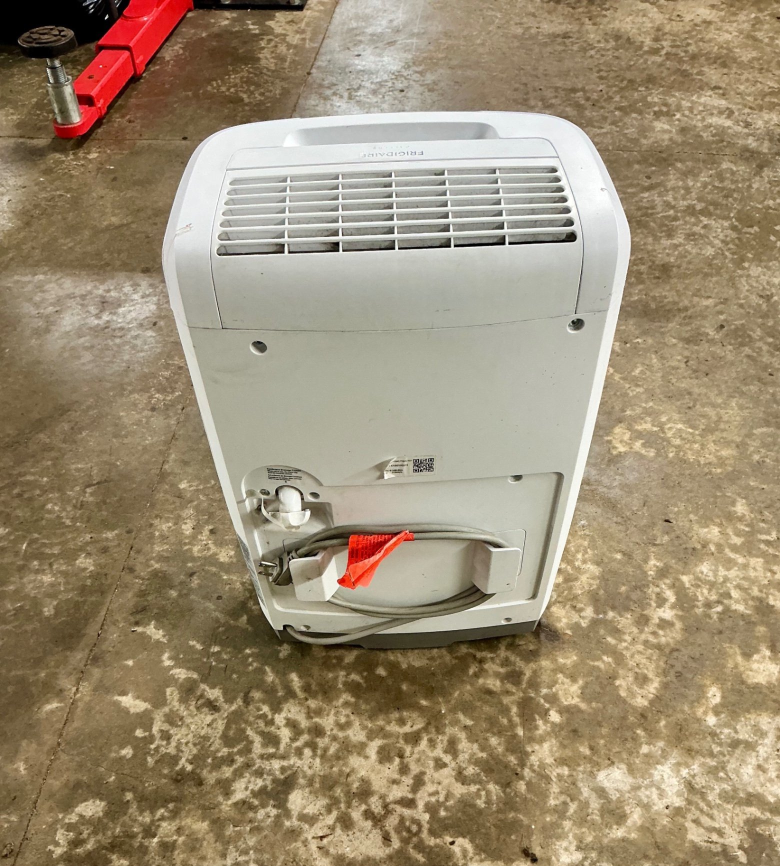 Frigidaire Gallery dehumidifier - image 4 of 5