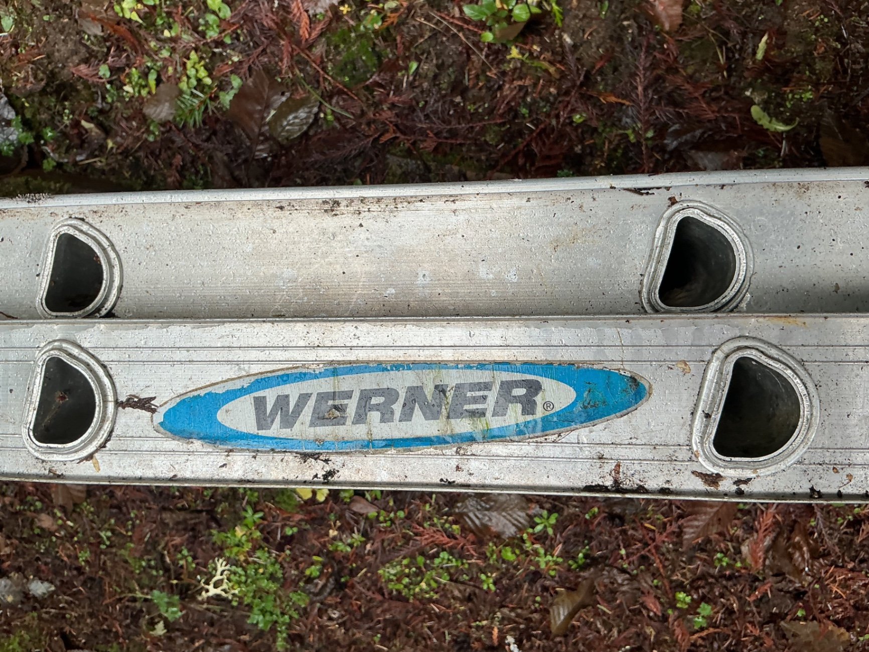 24 foot Werner aluminum extension ladder - image 3 of 4