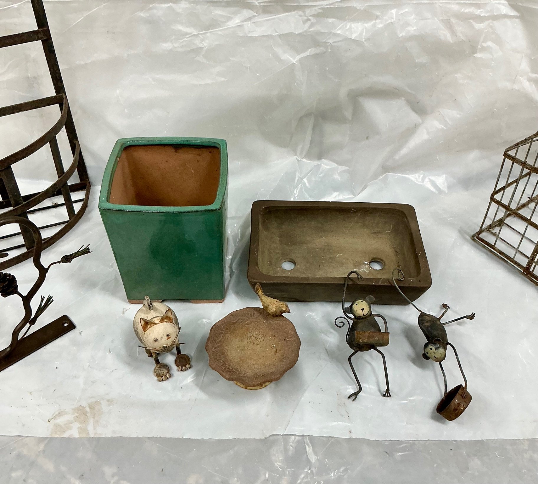 Metal garden decor set with hanging baskets and planters - image 4 of 6