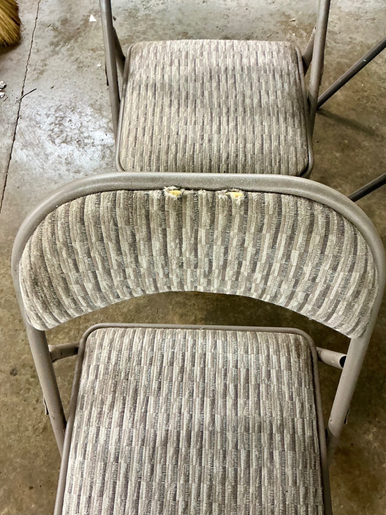 Folding workshop tables and chairs - image 5 of 11