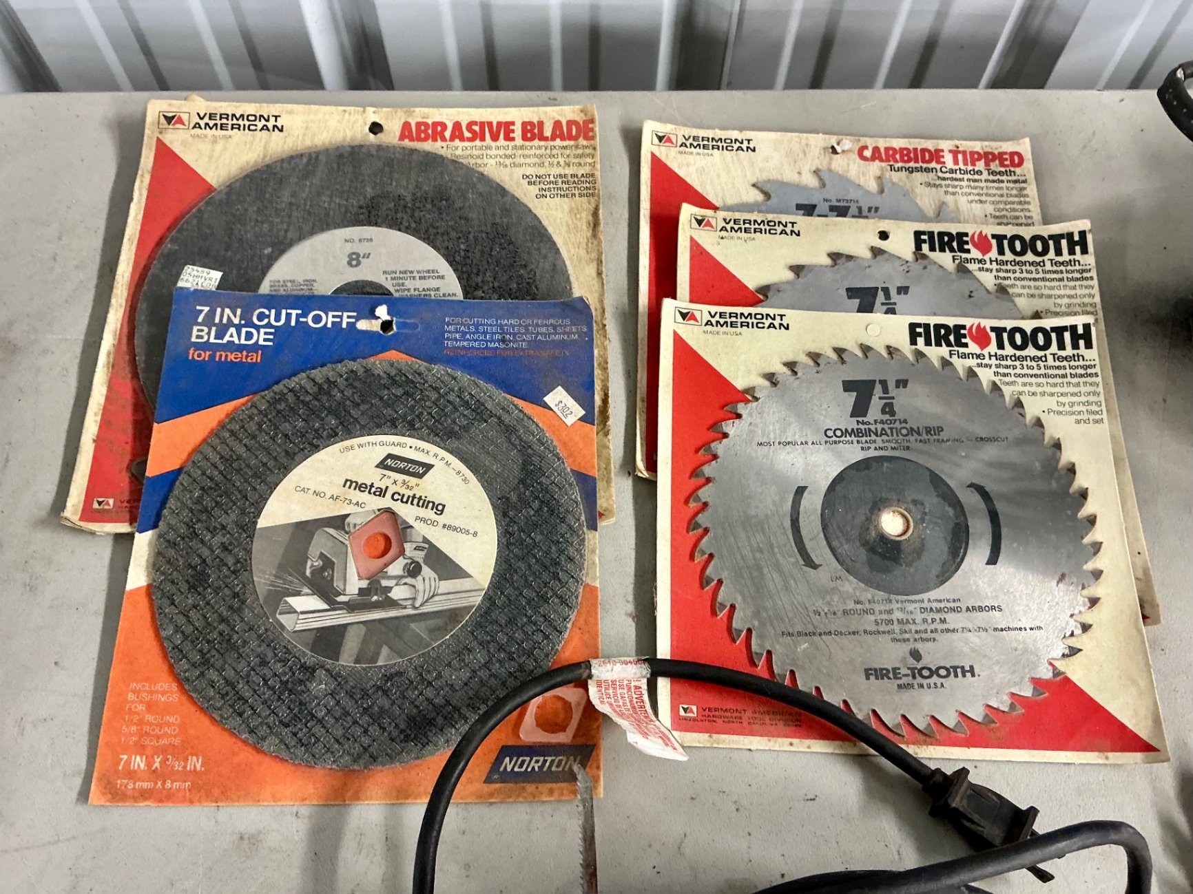 Assorted power tools and cutting blades - image 2 of 6