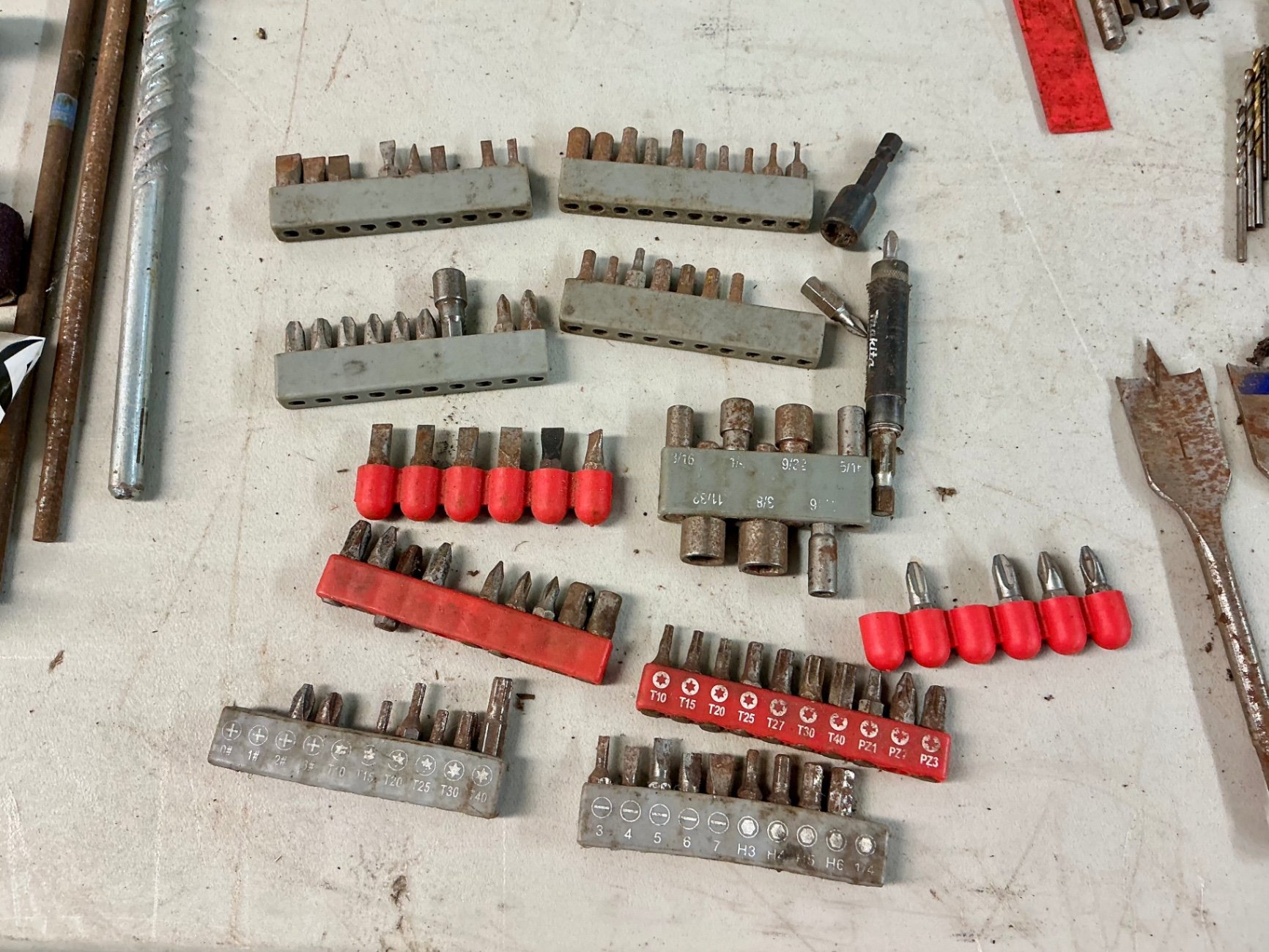 Assorted drill bits and metalworking tools - image 2 of 5
