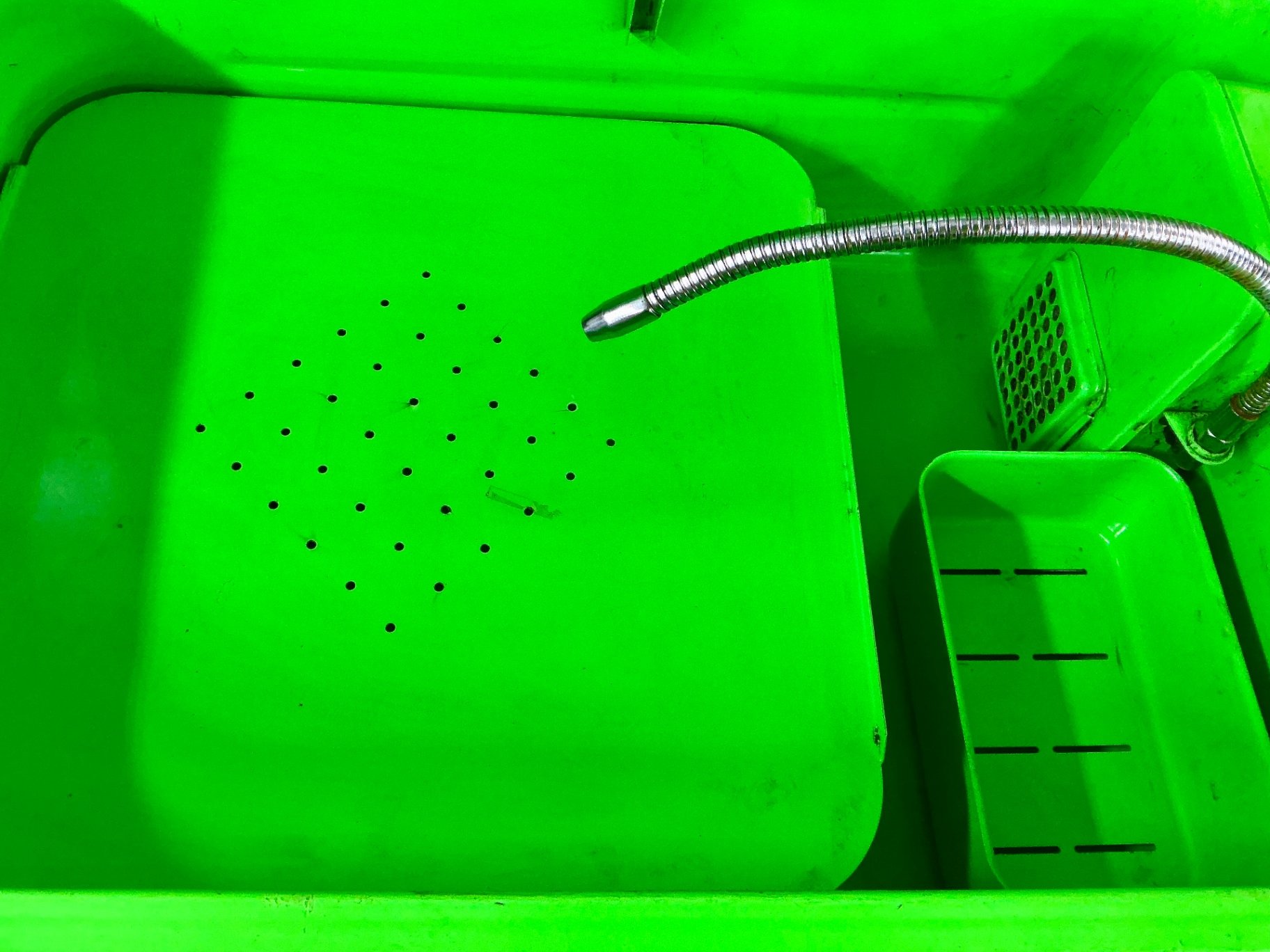 Green 20-Gallon Parts Washer on Stand - image 2 of 4