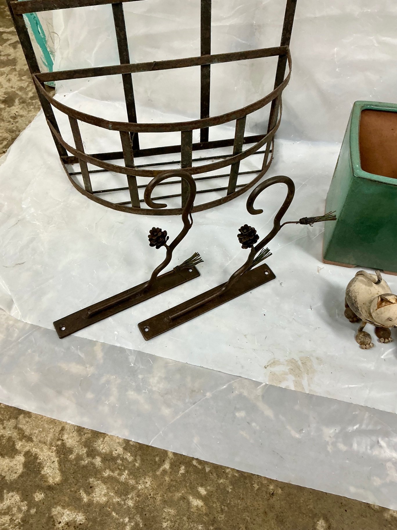 Metal garden decor set with hanging baskets and planters - image 3 of 6