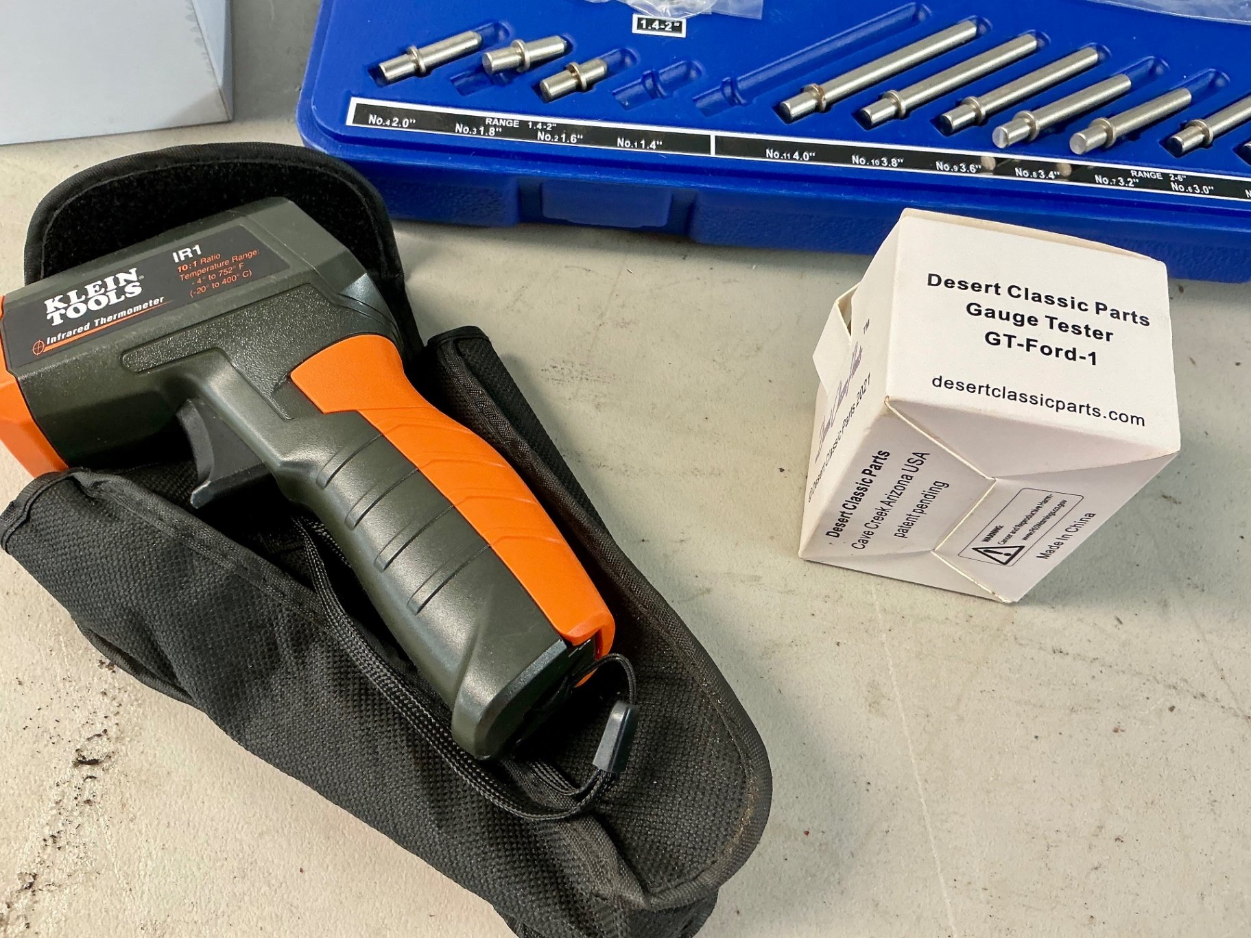 Measuring tools set: bore gauge kit, digital caliper, and dial indicator - image 6 of 8