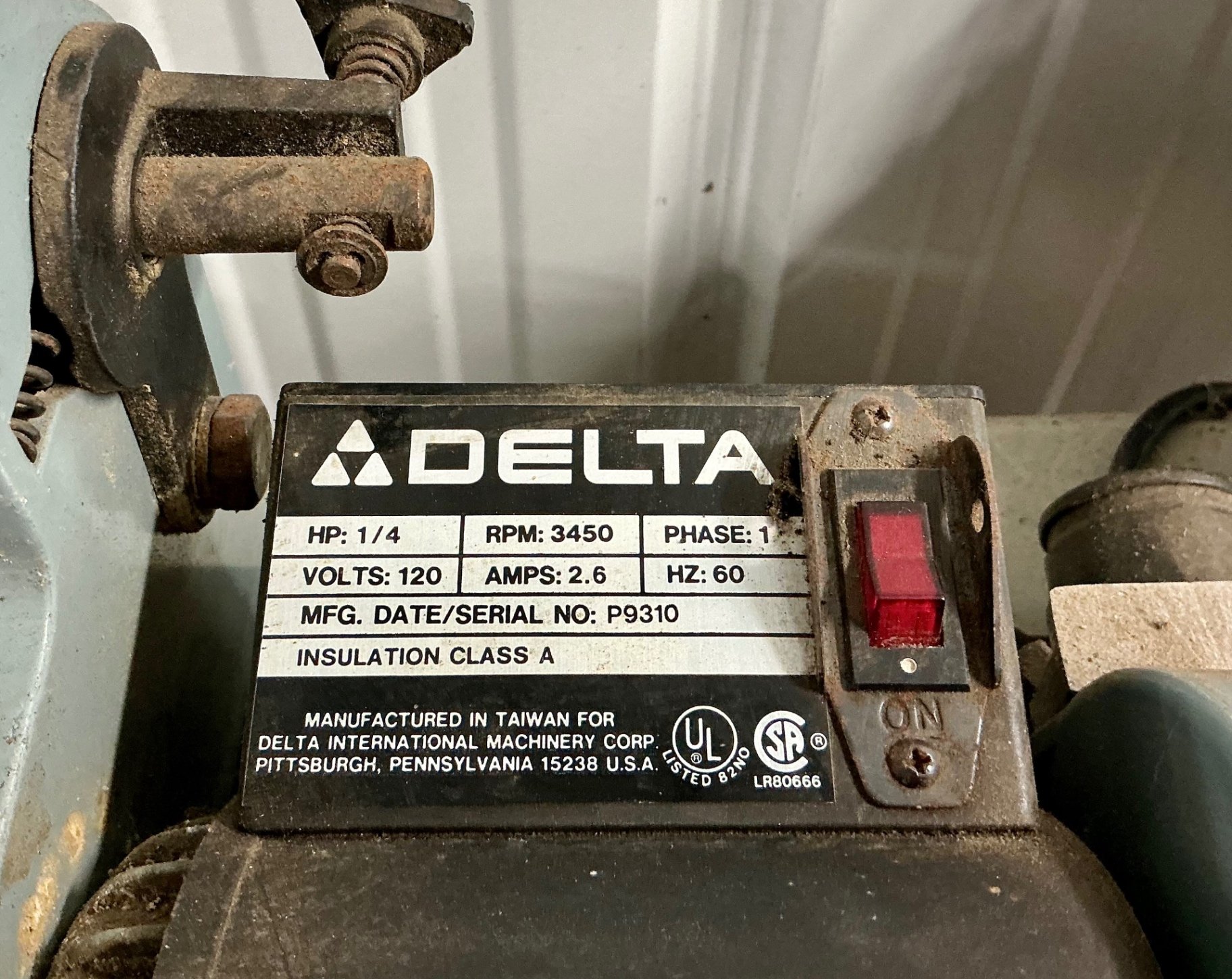 Delta belt/disc sander with assorted sanding discs and power tools - image 3 of 6