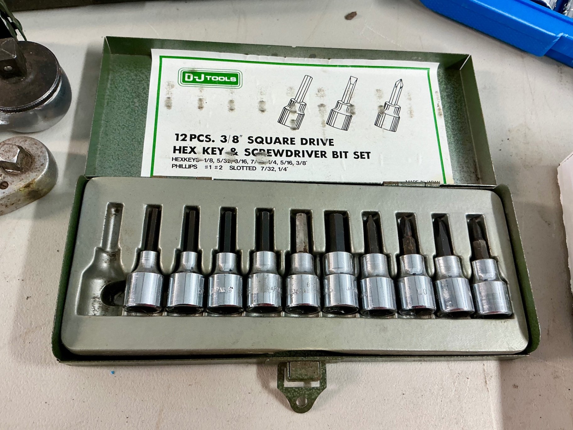 Assorted 3/8-inch drive socket sets and bits - image 3 of 7