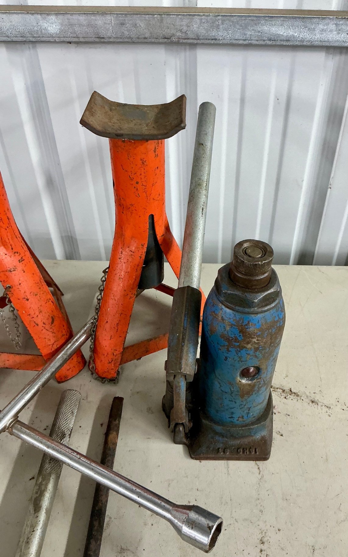 Automotive lifting and more - image 3 of 7