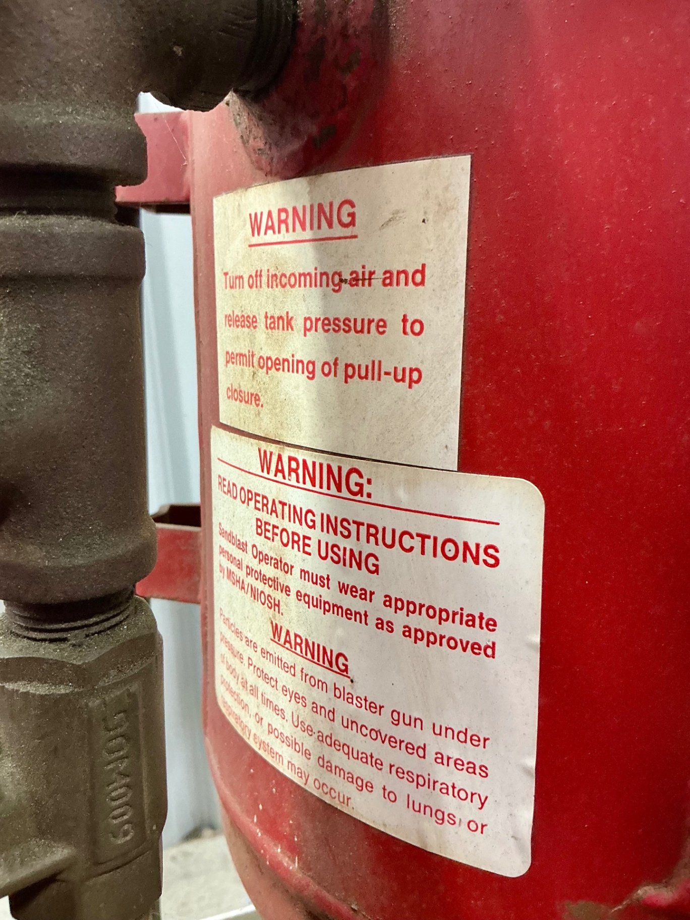 Portable red sand blaster - image 3 of 5
