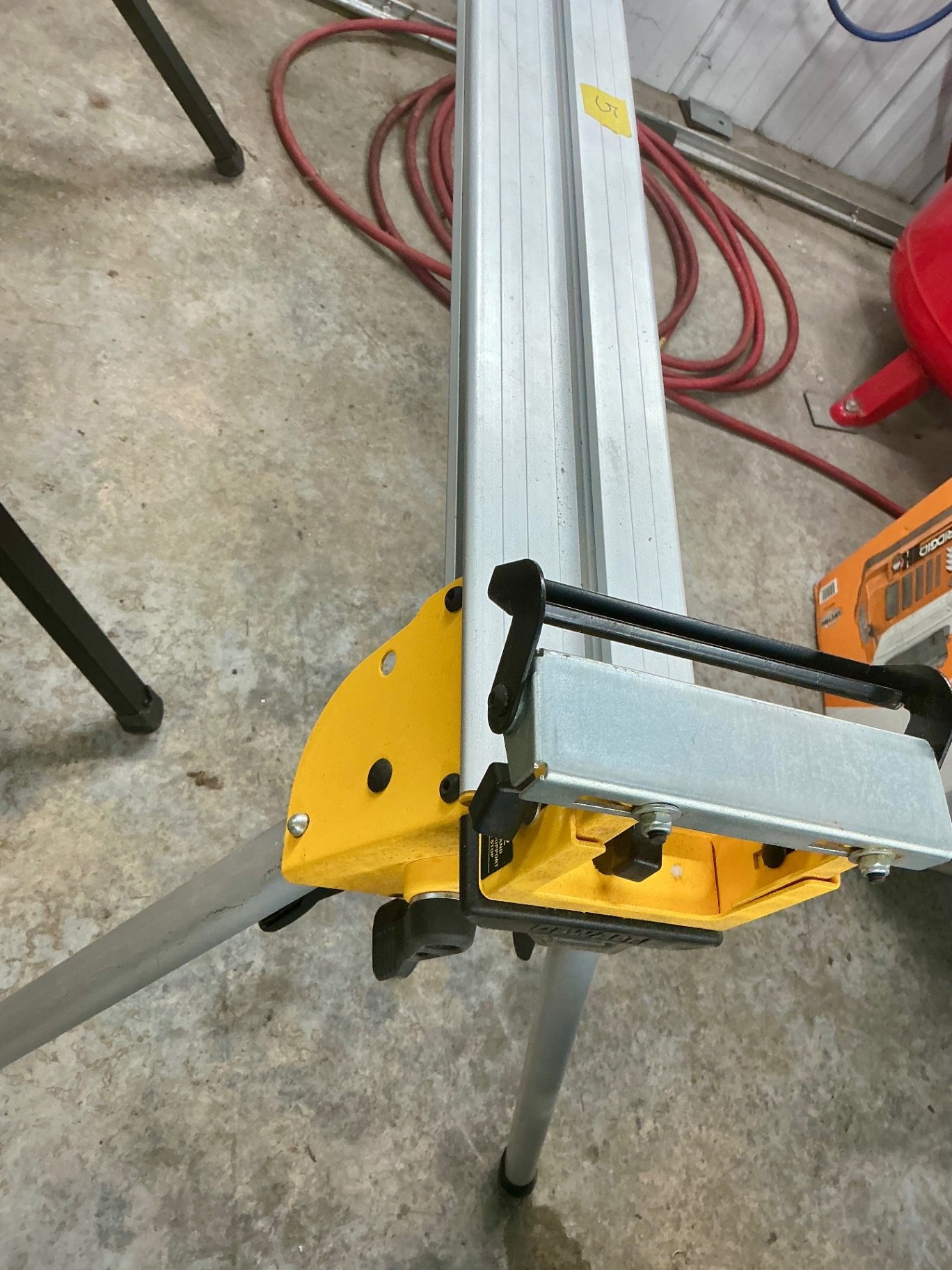 DeWalt heavy-duty miter saw stand with extendable rails - image 4 of 5