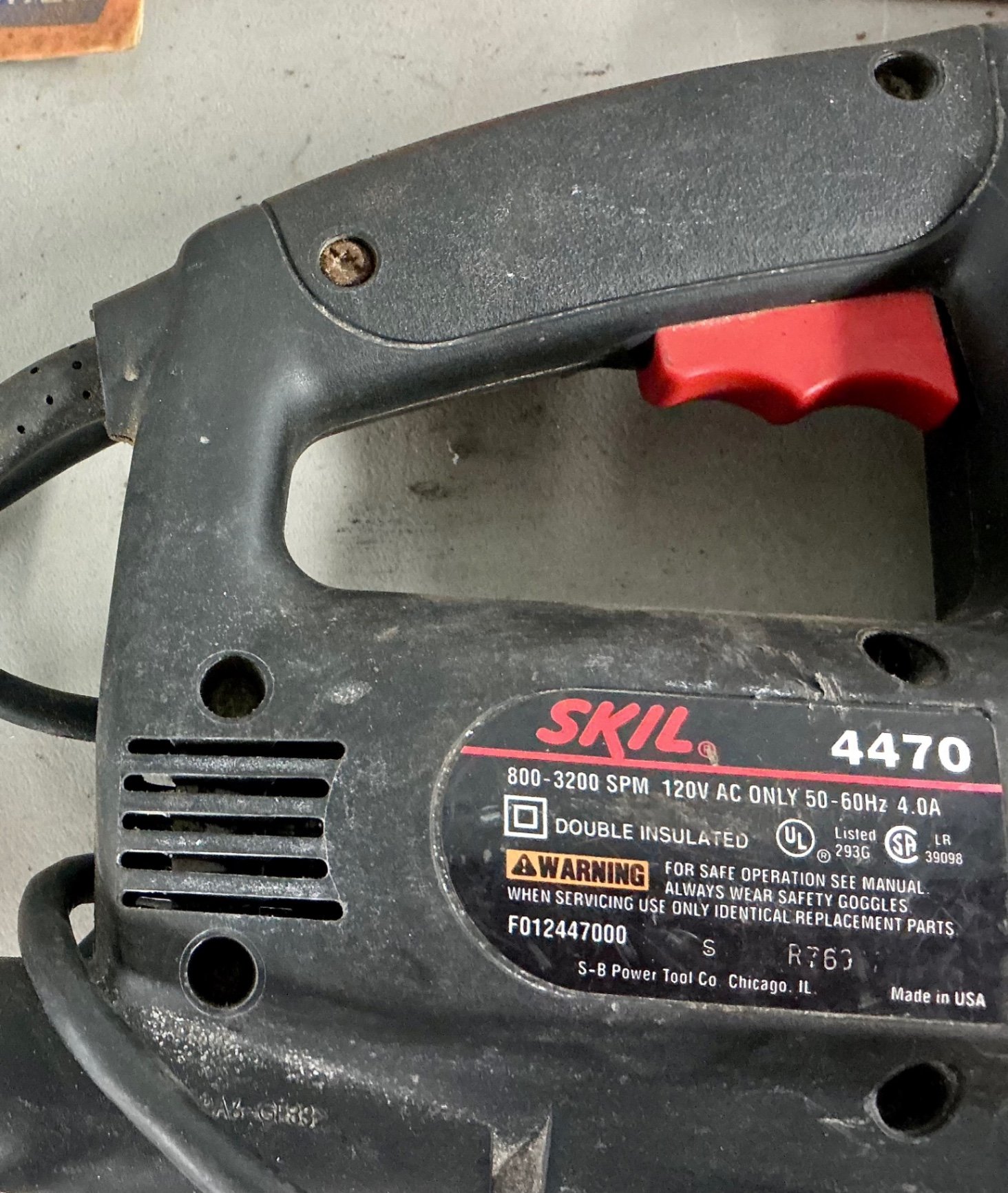 Assorted power tools and cutting blades - image 5 of 6