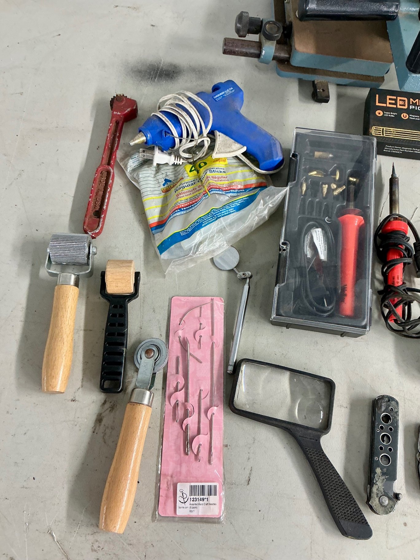 Assorted workshop tools  - image 2 of 7