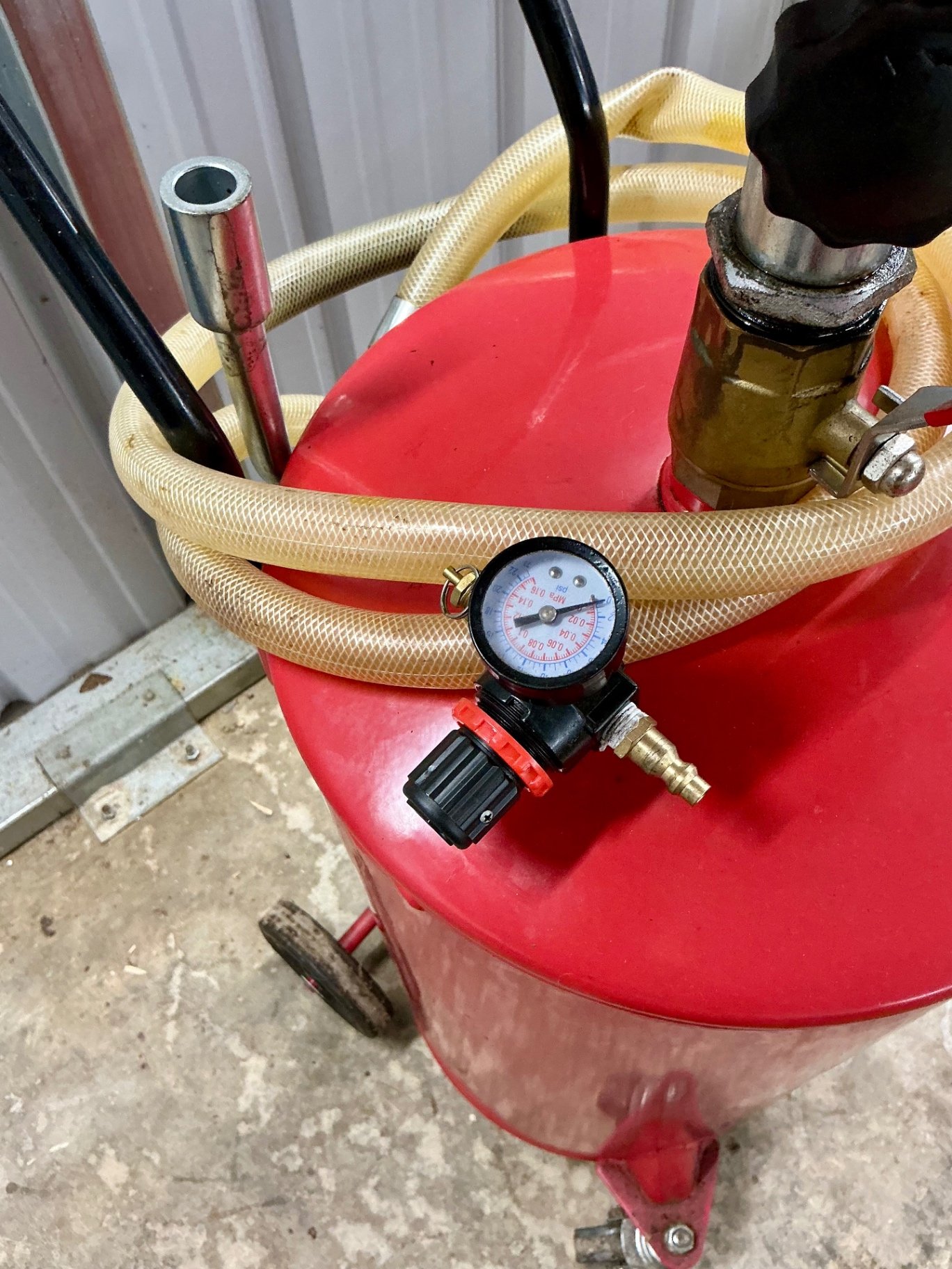 JEGS portable pneumatic waste oil drain tank - image 3 of 4