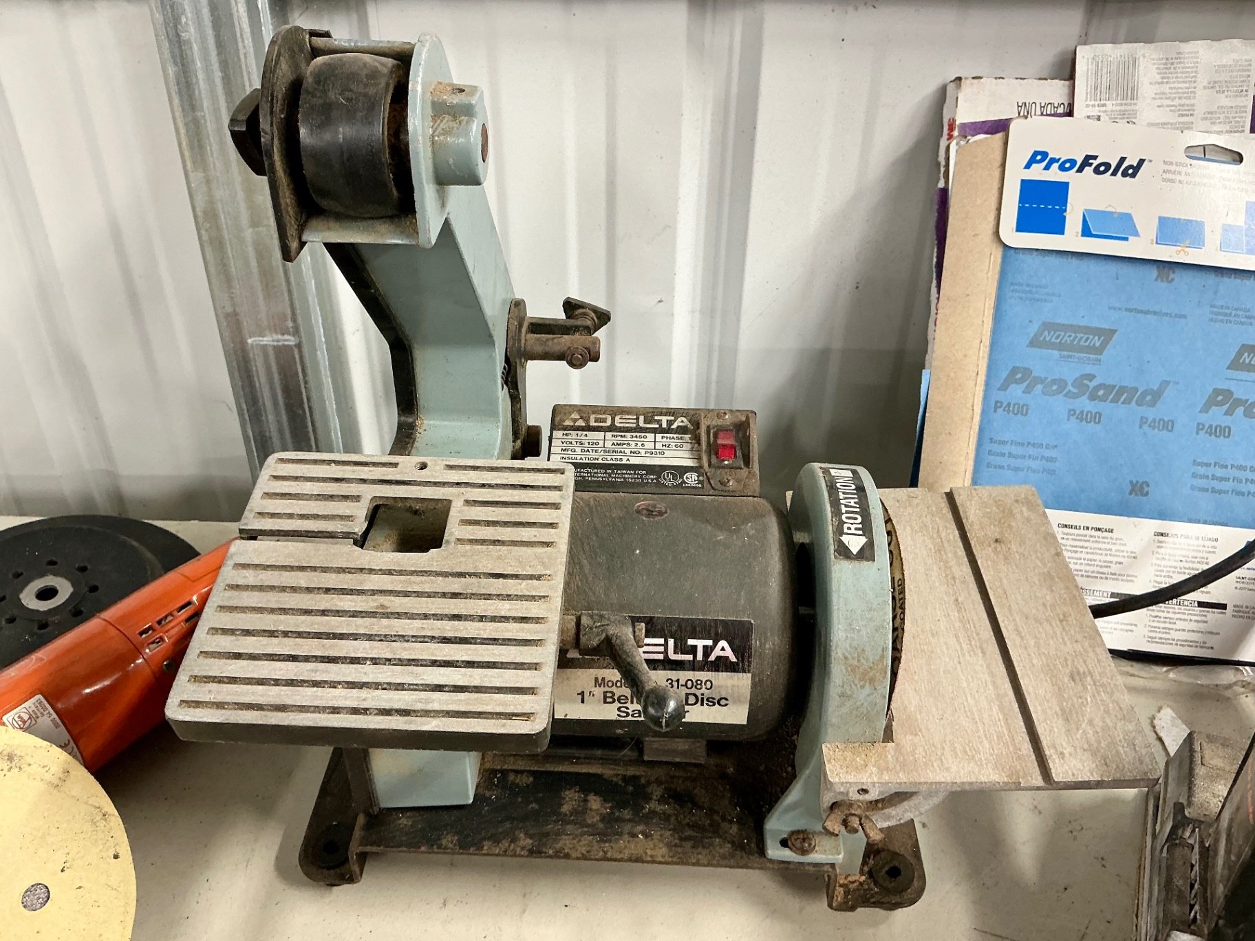 Delta belt/disc sander with assorted sanding discs and power tools - image 2 of 6