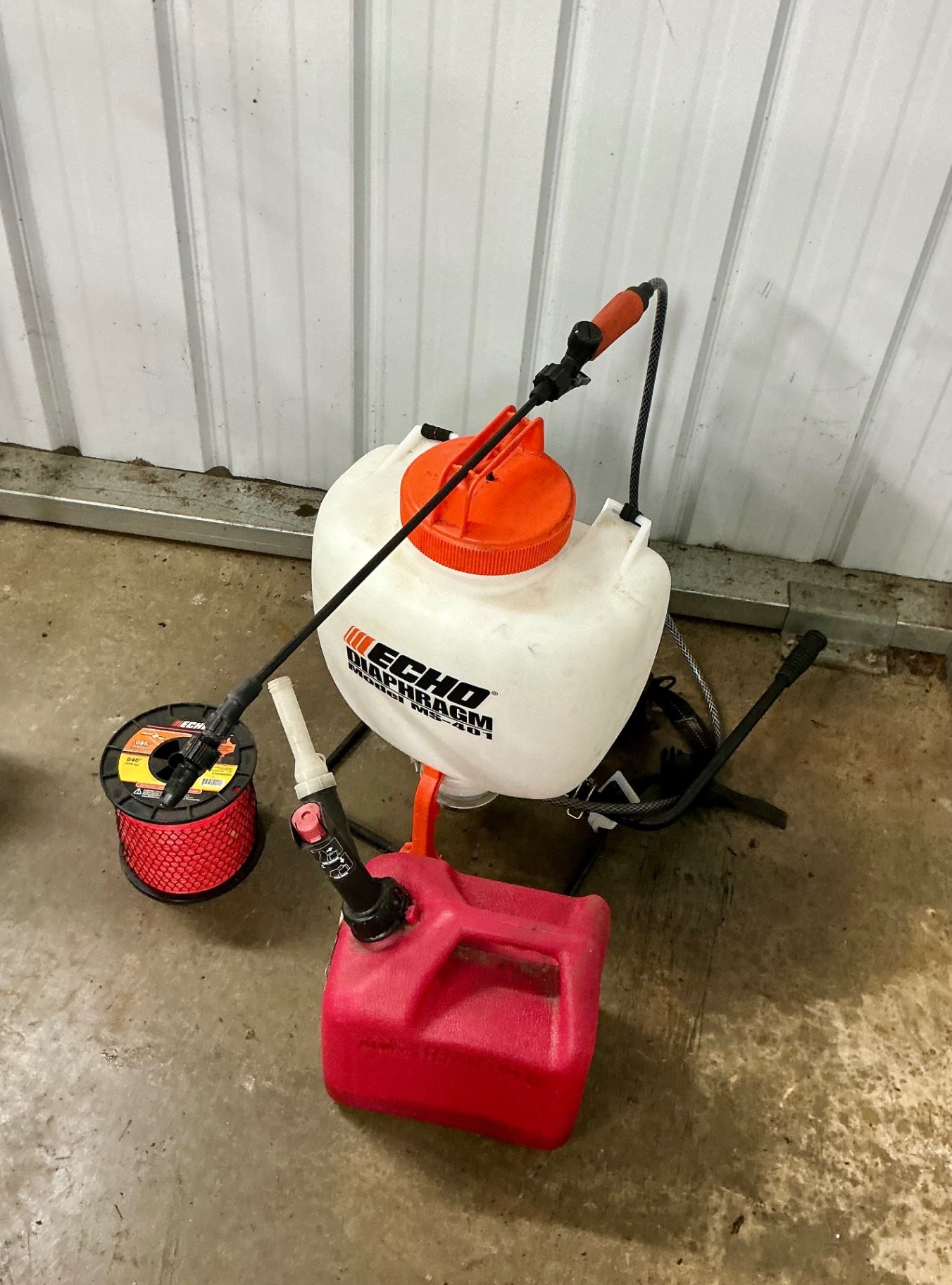 Echo yard maintenance tools: weed trimmer, backpack sprayer, and accessories - image 3 of 7