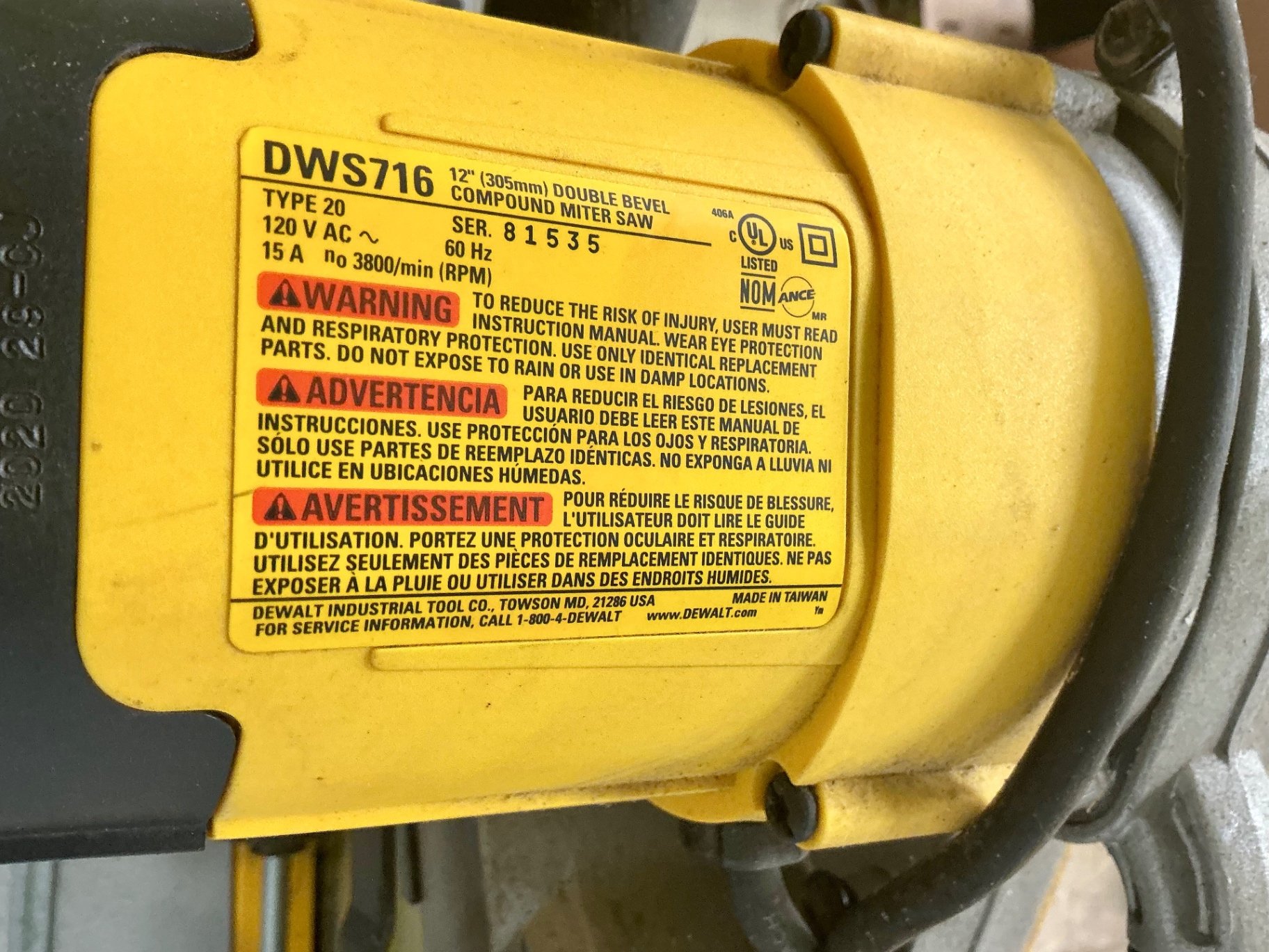 DeWalt 12-inch double-bevel compound miter saw - image 4 of 4