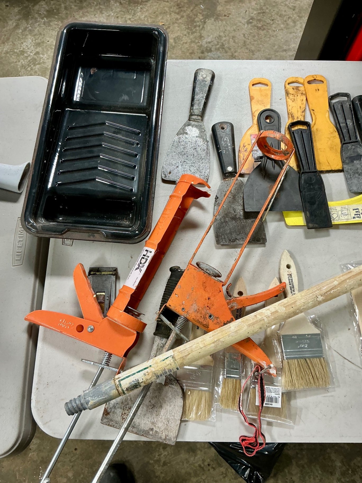 Assorted painting supplies  - image 2 of 4