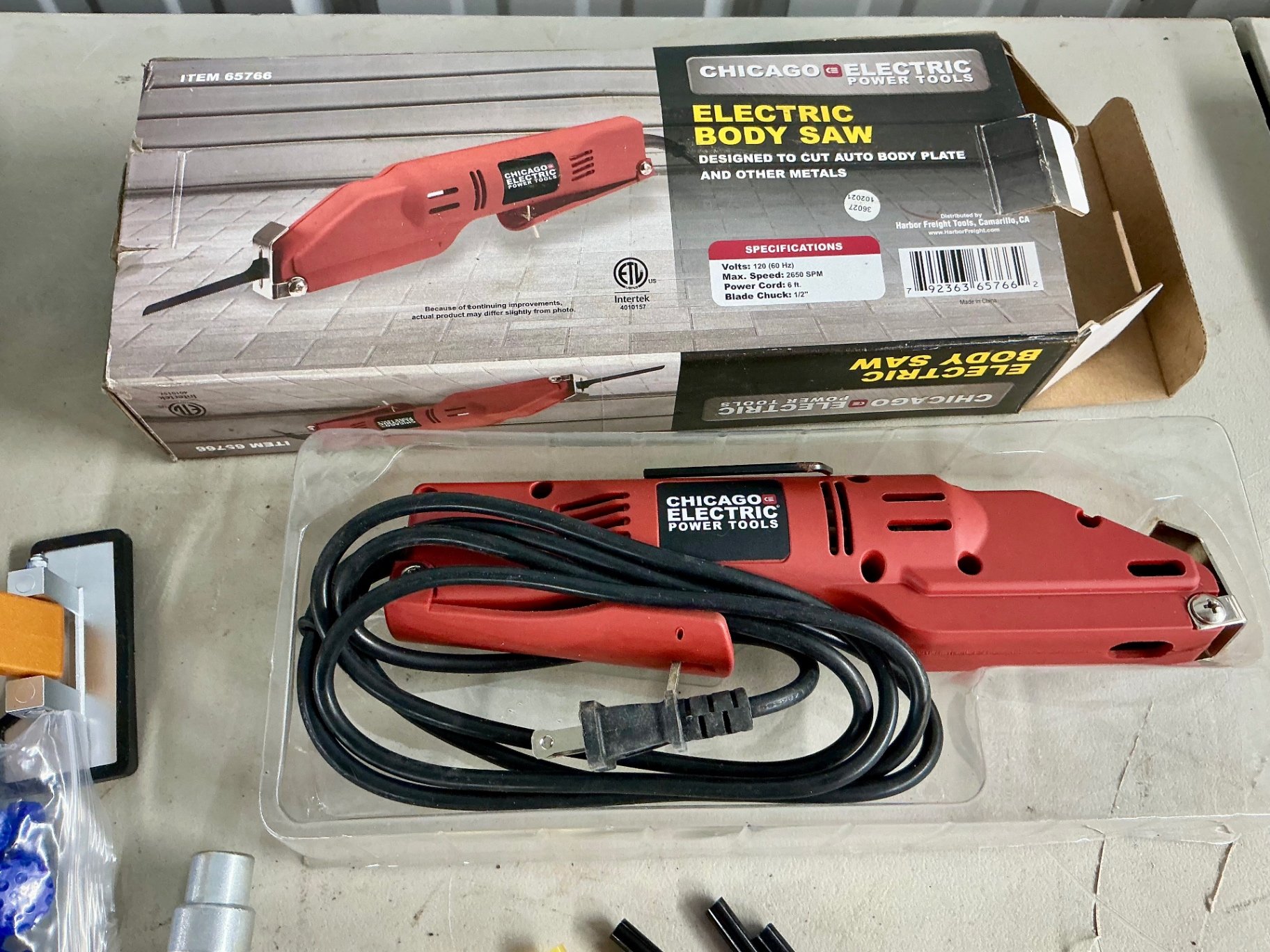 Electric body saw and Dent repair kit - image 2 of 4