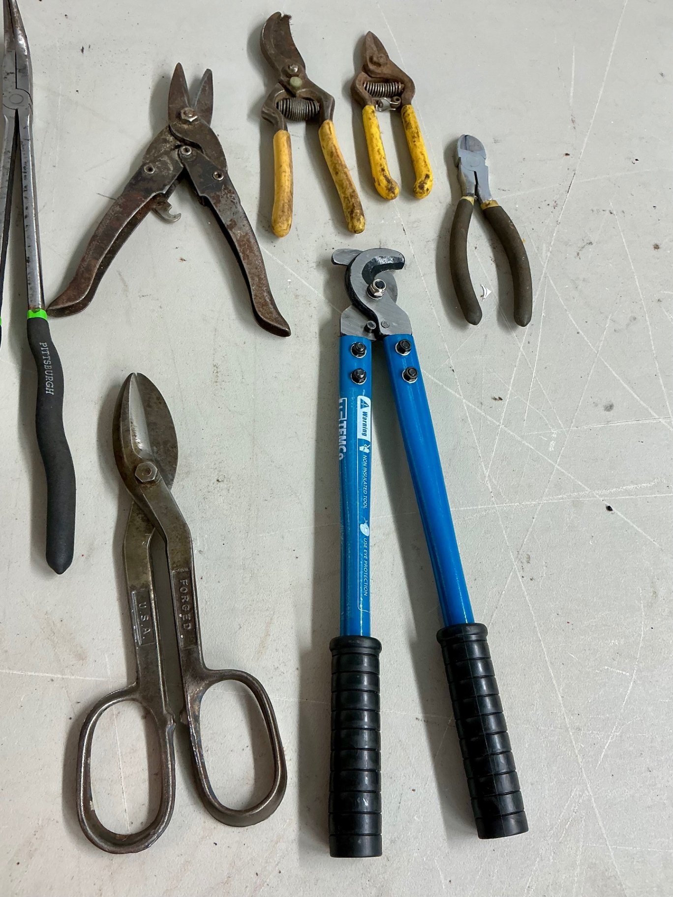 Assorted hand tools: snips, shears, and scissors - image 3 of 5