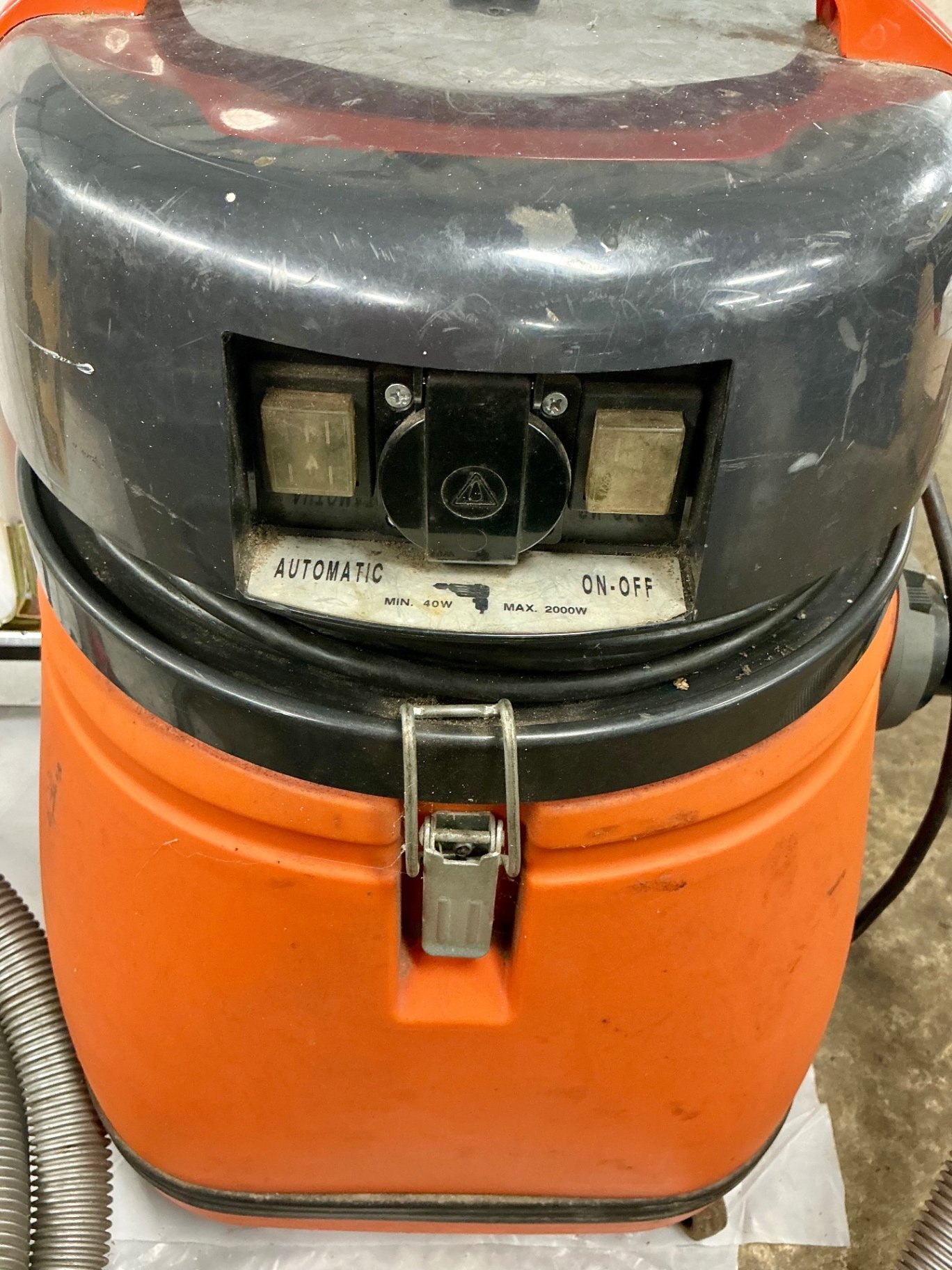 DeWALT 18-Inch Pressure Washer Surface Cleaner and Wet/Dry Vacuum - image 5 of 6