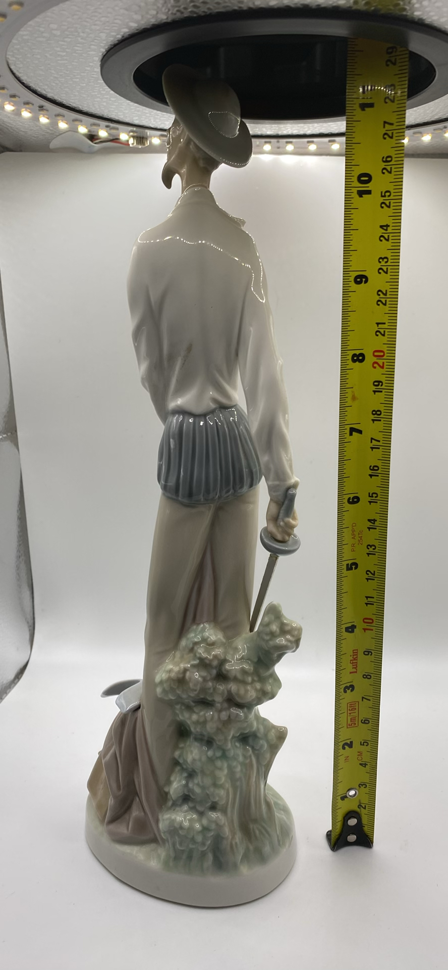 Lladro Don Quixote Standing Up Figurine #4854 - image 5 of 7