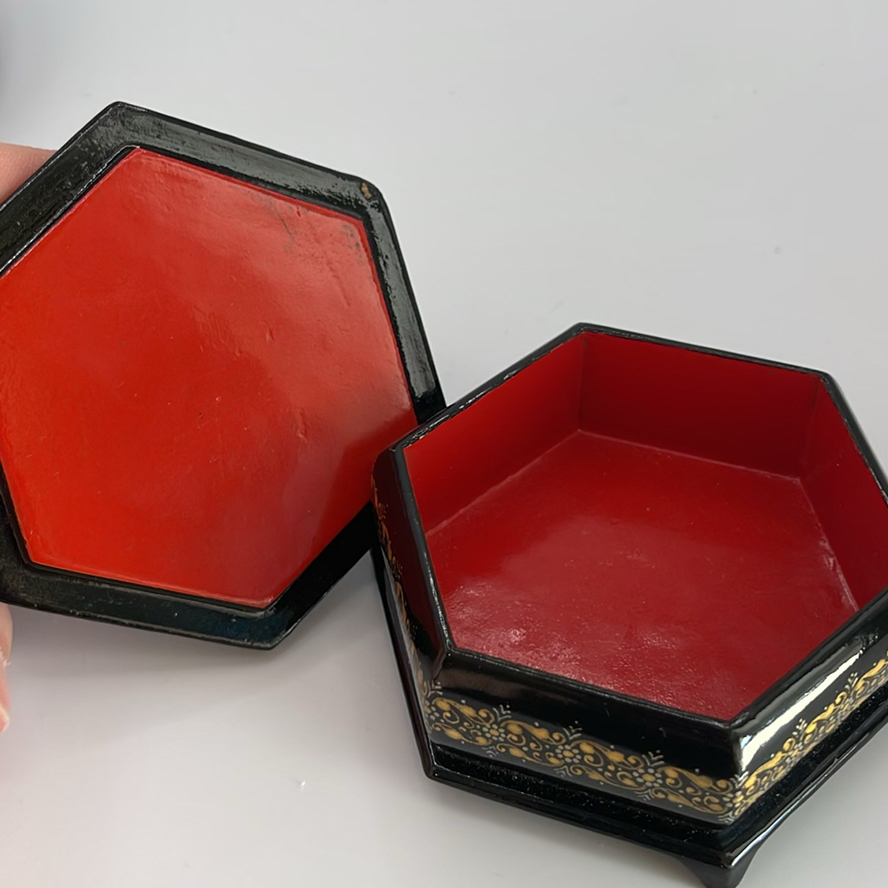 Handpainted Russian Lacquer Boxes - image 15 of 15