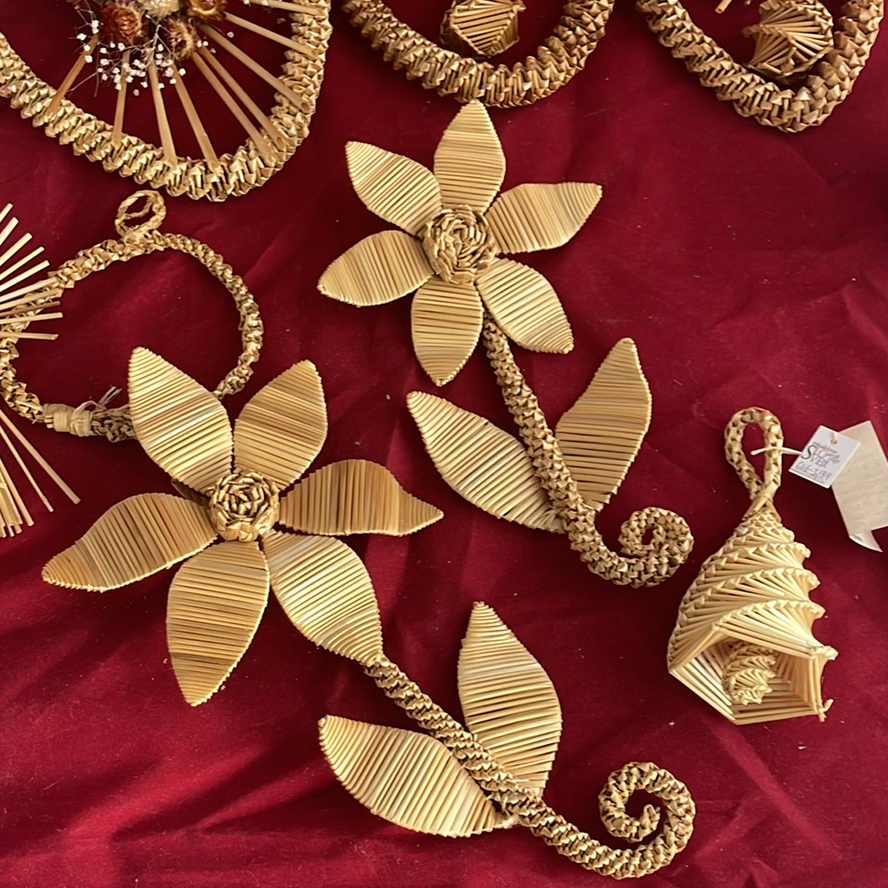 Natural Straw Decor And Willow Tree Figure - image 10 of 10