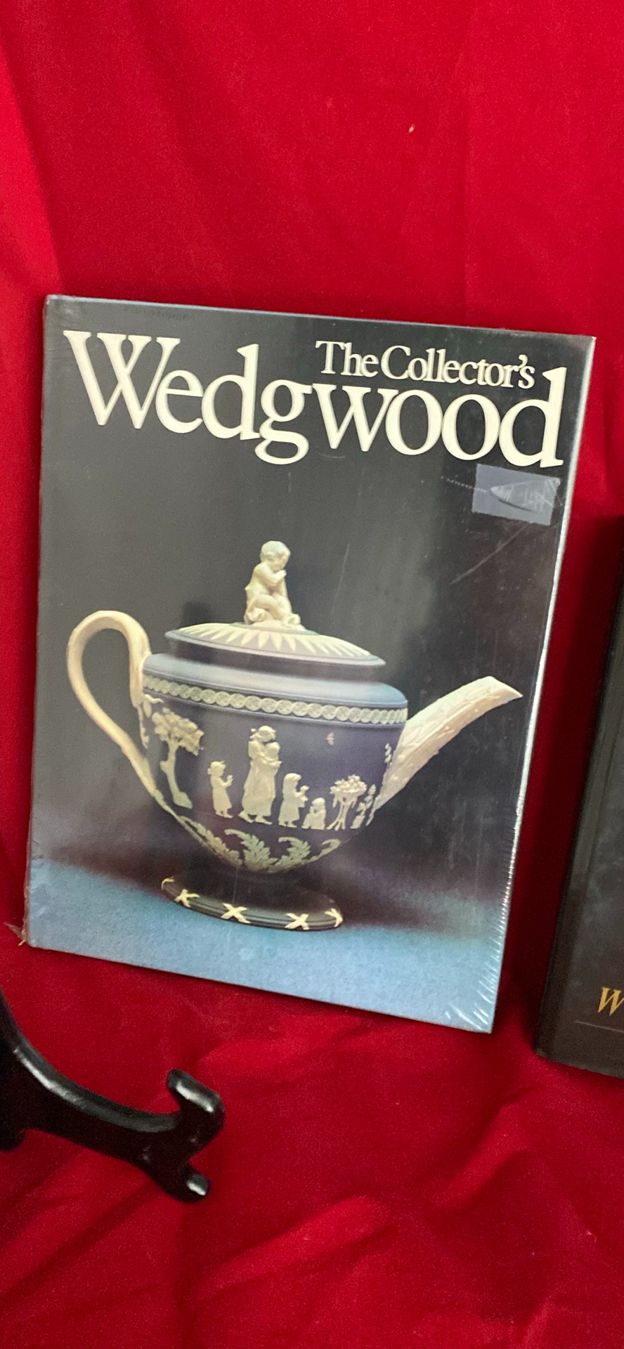 Wedgwood Jasperware With Reference Books - image 22 of 22
