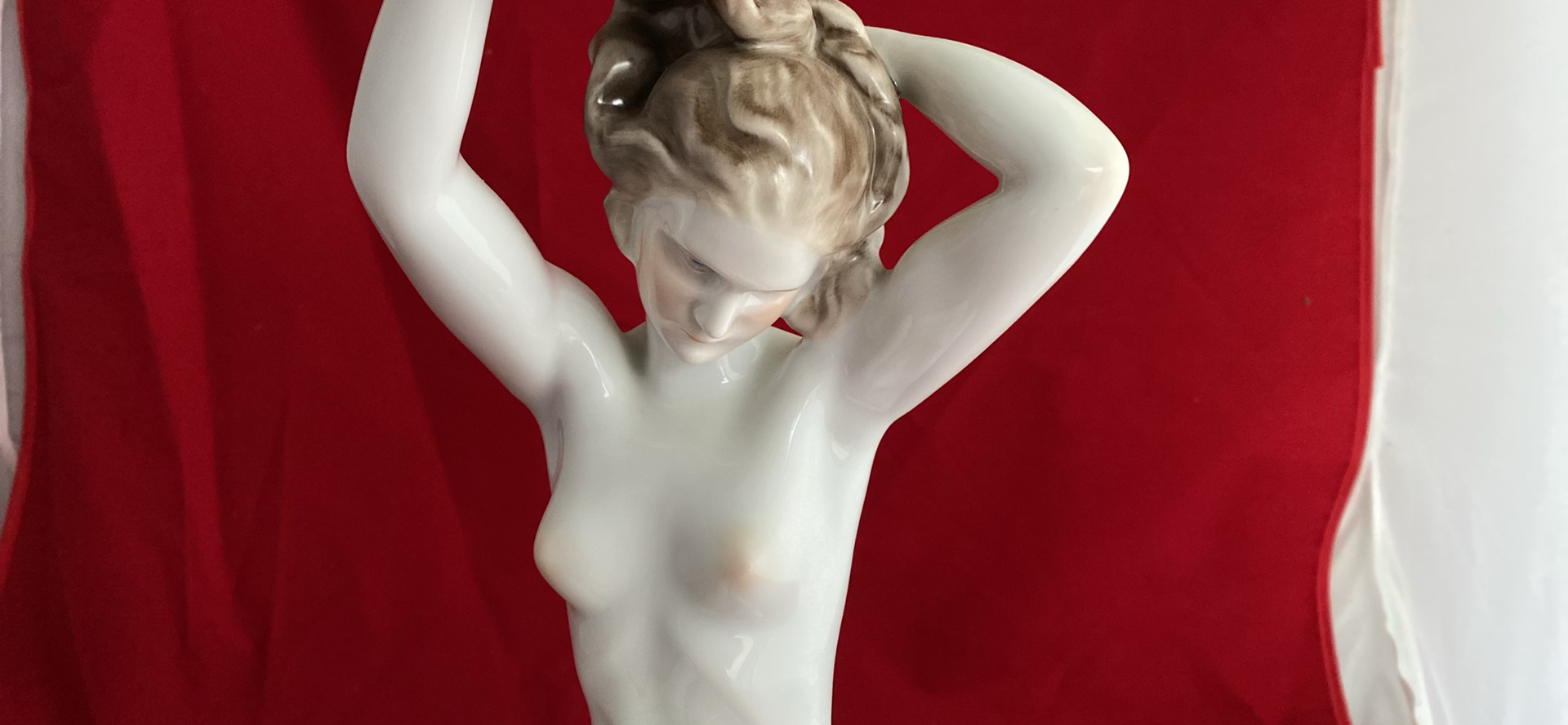 Herend Porcelain Art Deco “Bathtime” Figurine - image 3 of 11